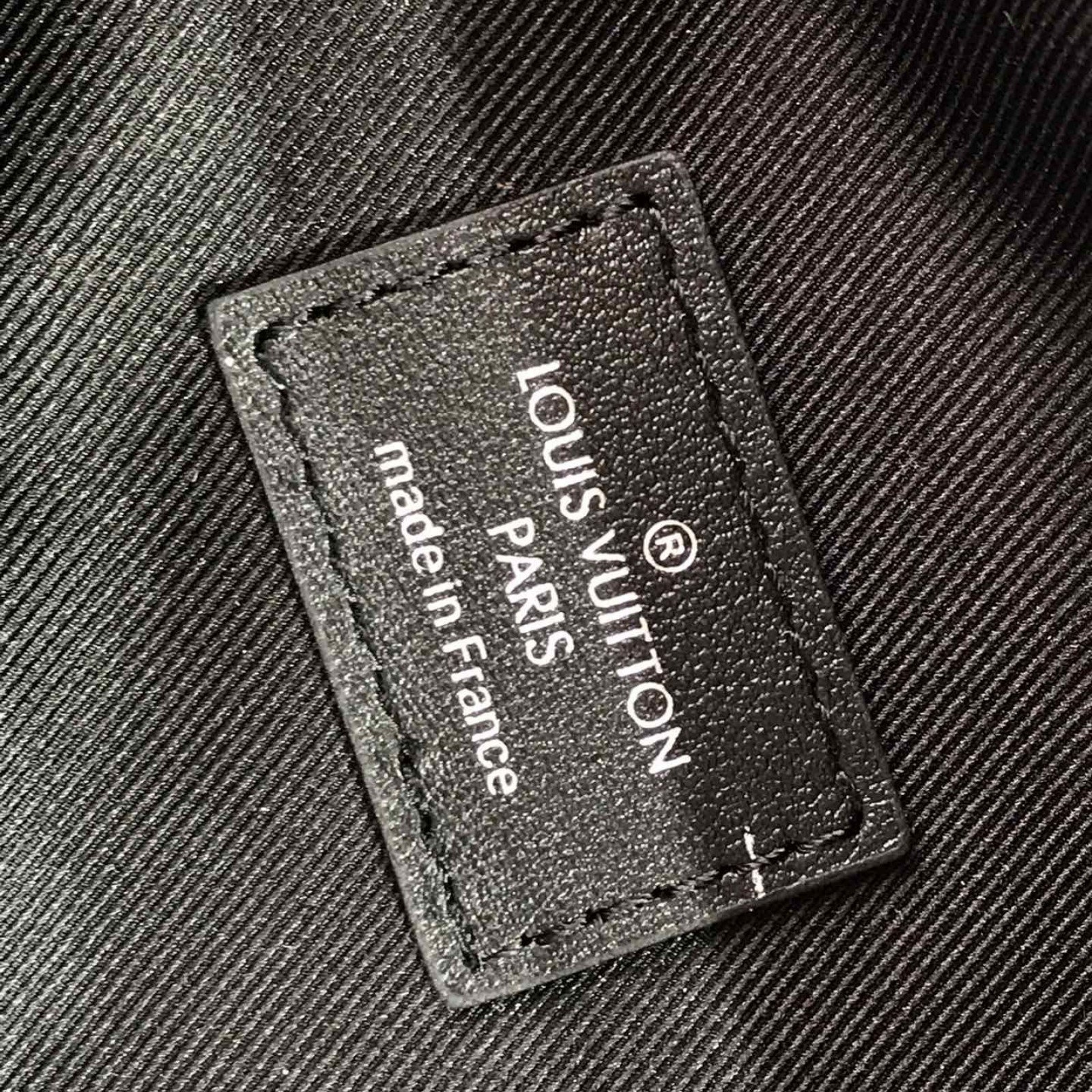 LV DISCOVERY BUMBAG M57289