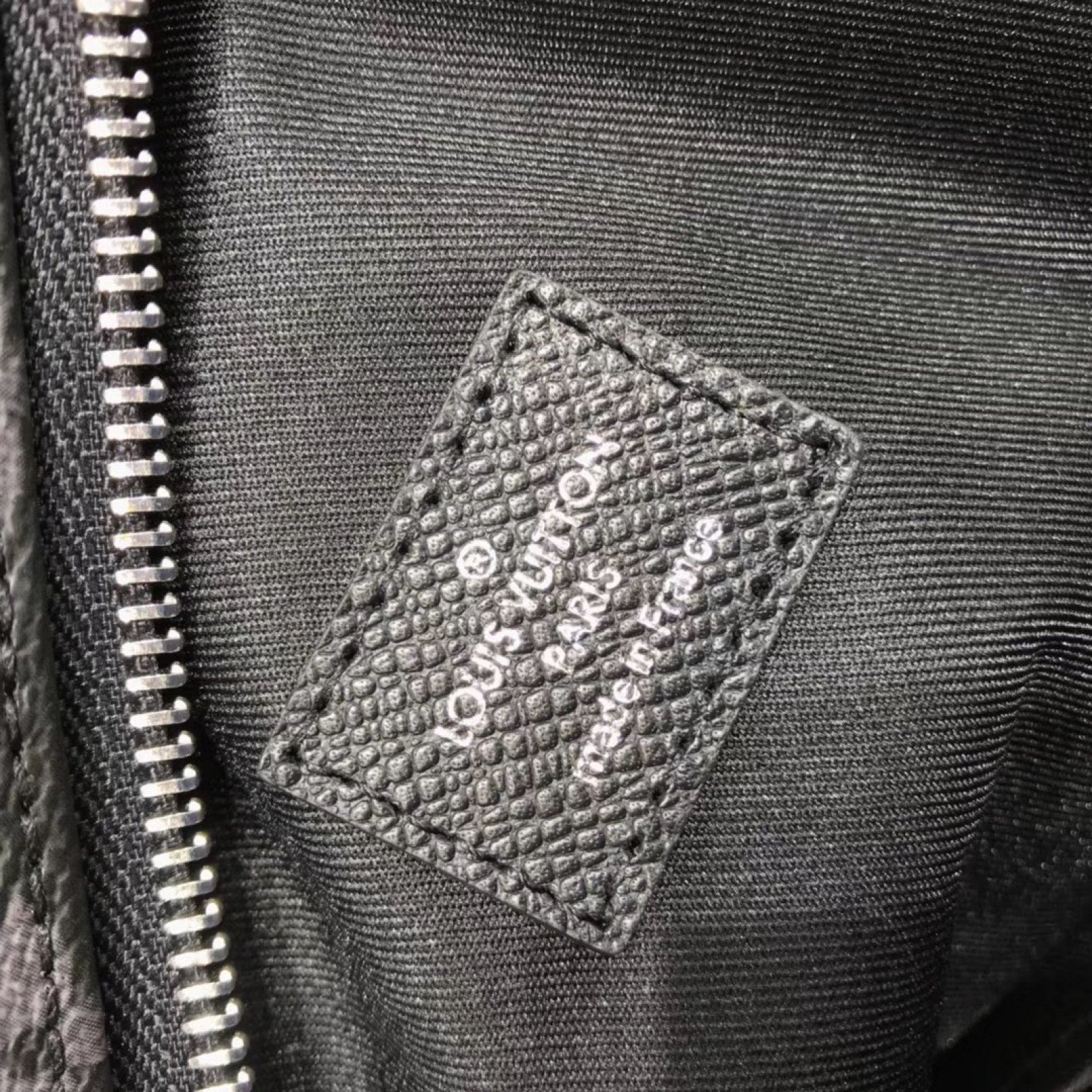 LV DISCOVERY M30230