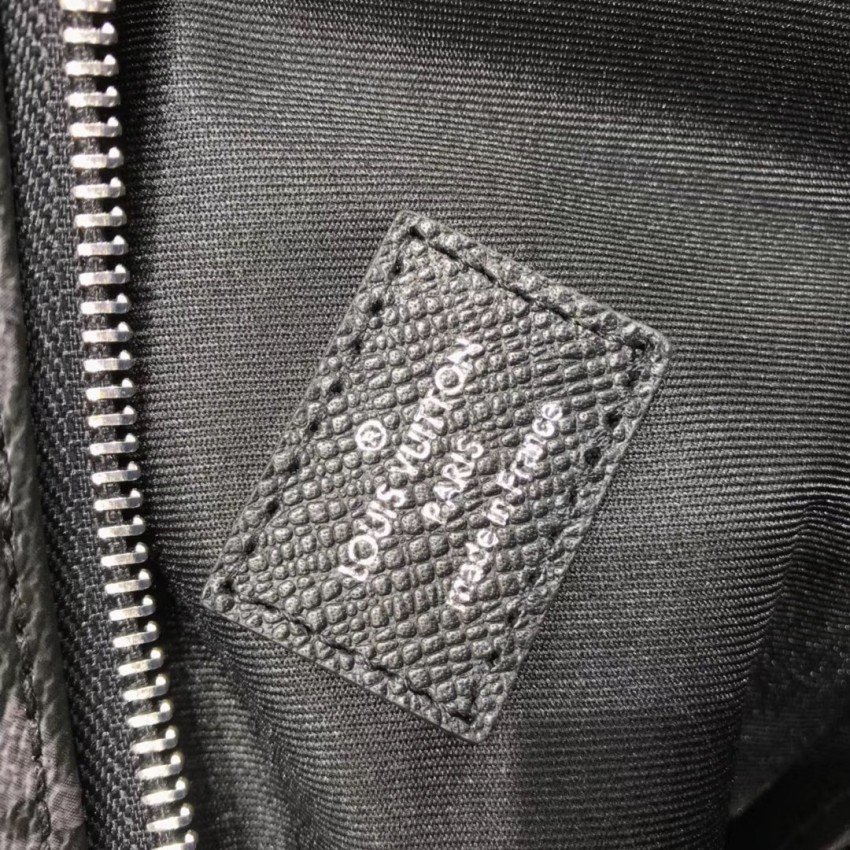 LV DISCOVERY M30230