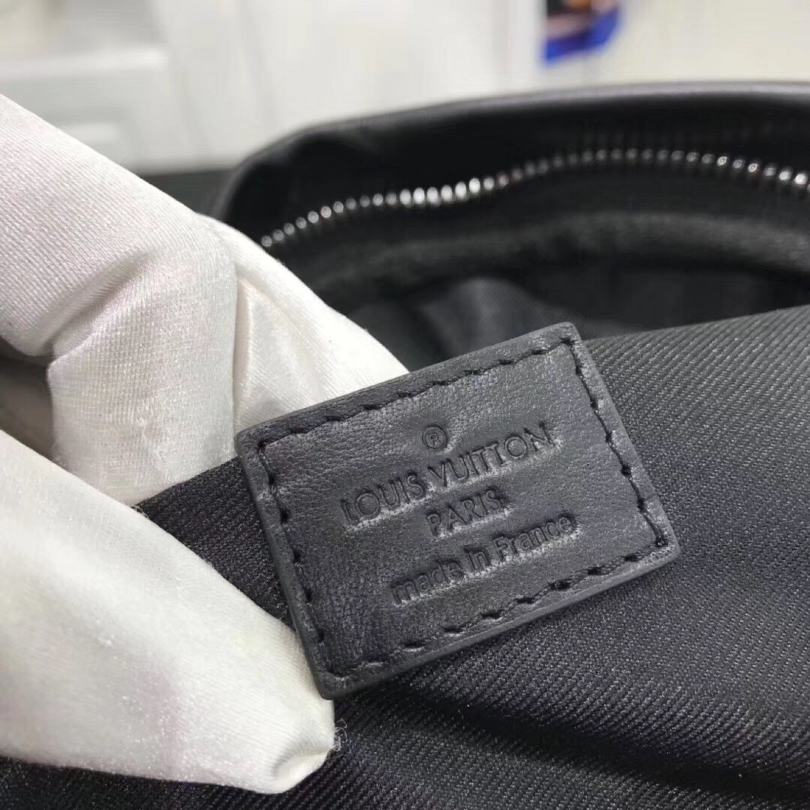 LV DISCOVERY M44336