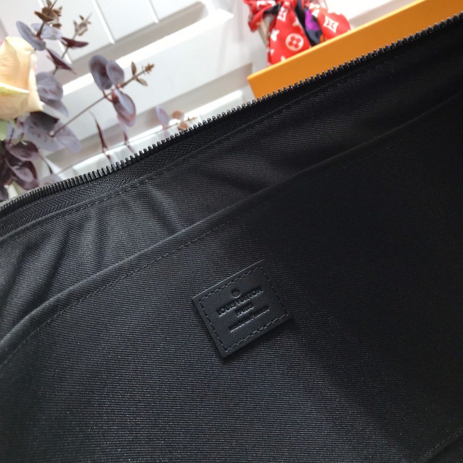 LV DISCOVERY POCHETTE M62903