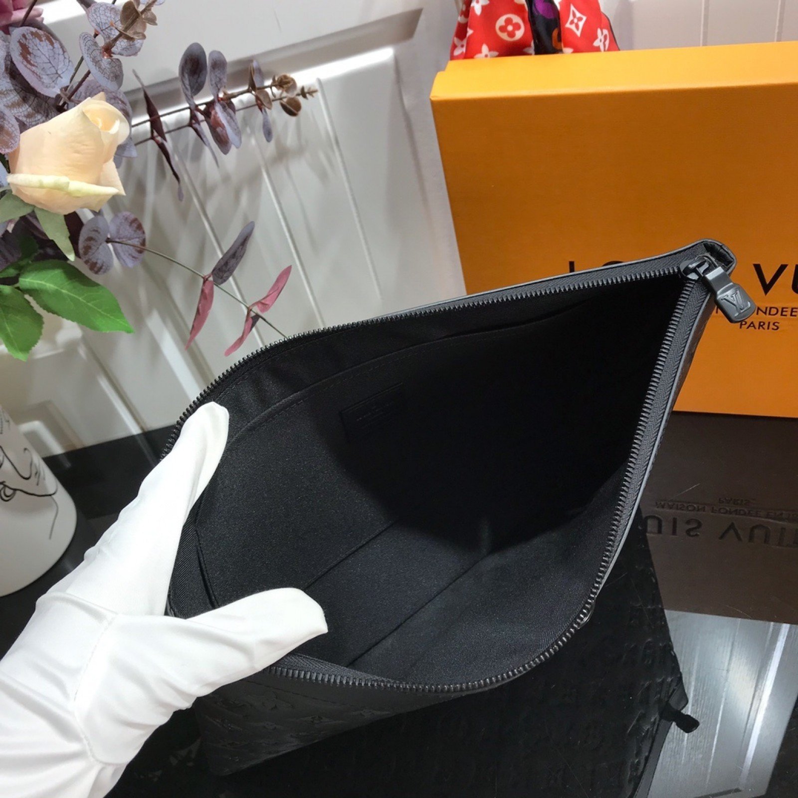 LV DISCOVERY POCHETTE M62903