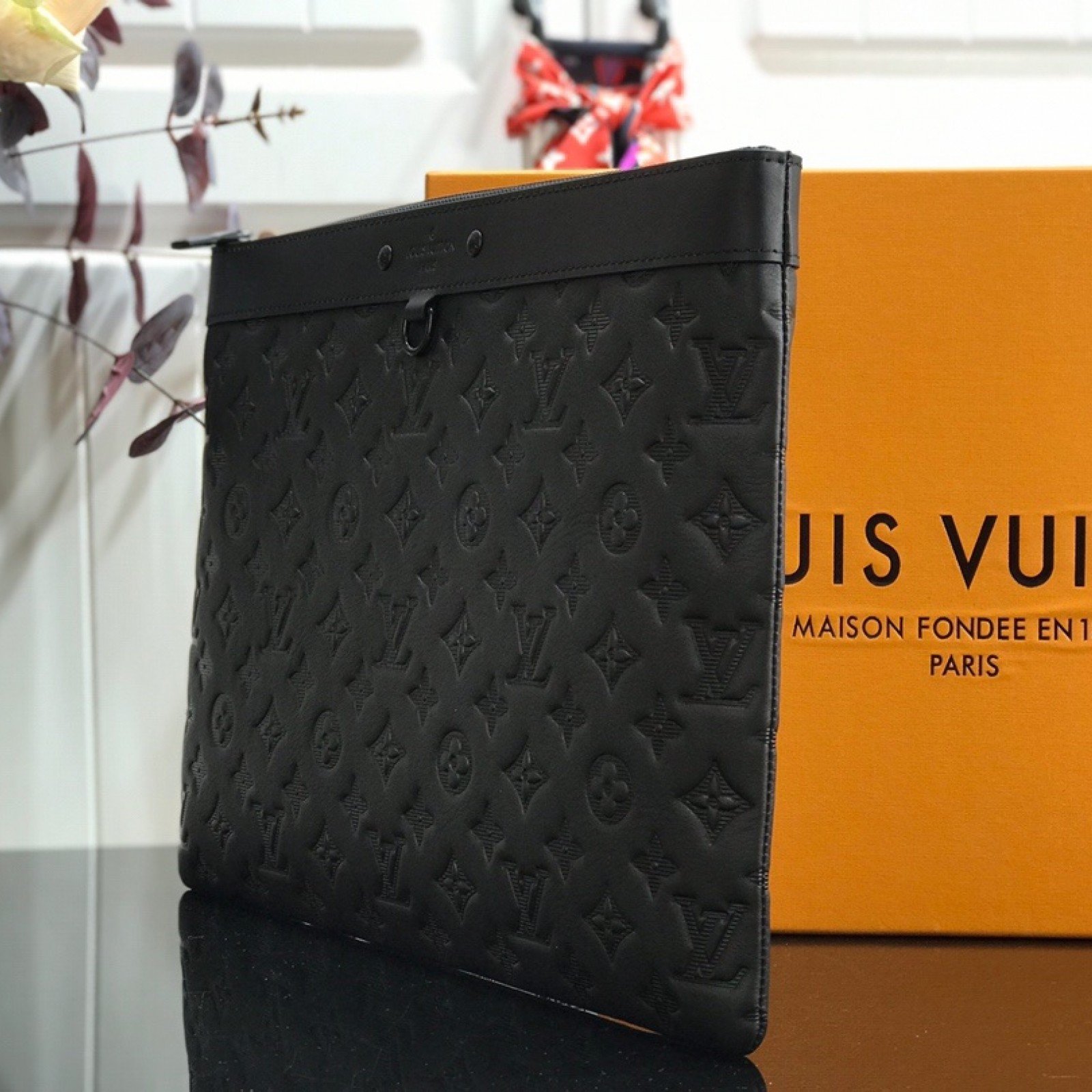 LV DISCOVERY POCHETTE M62903