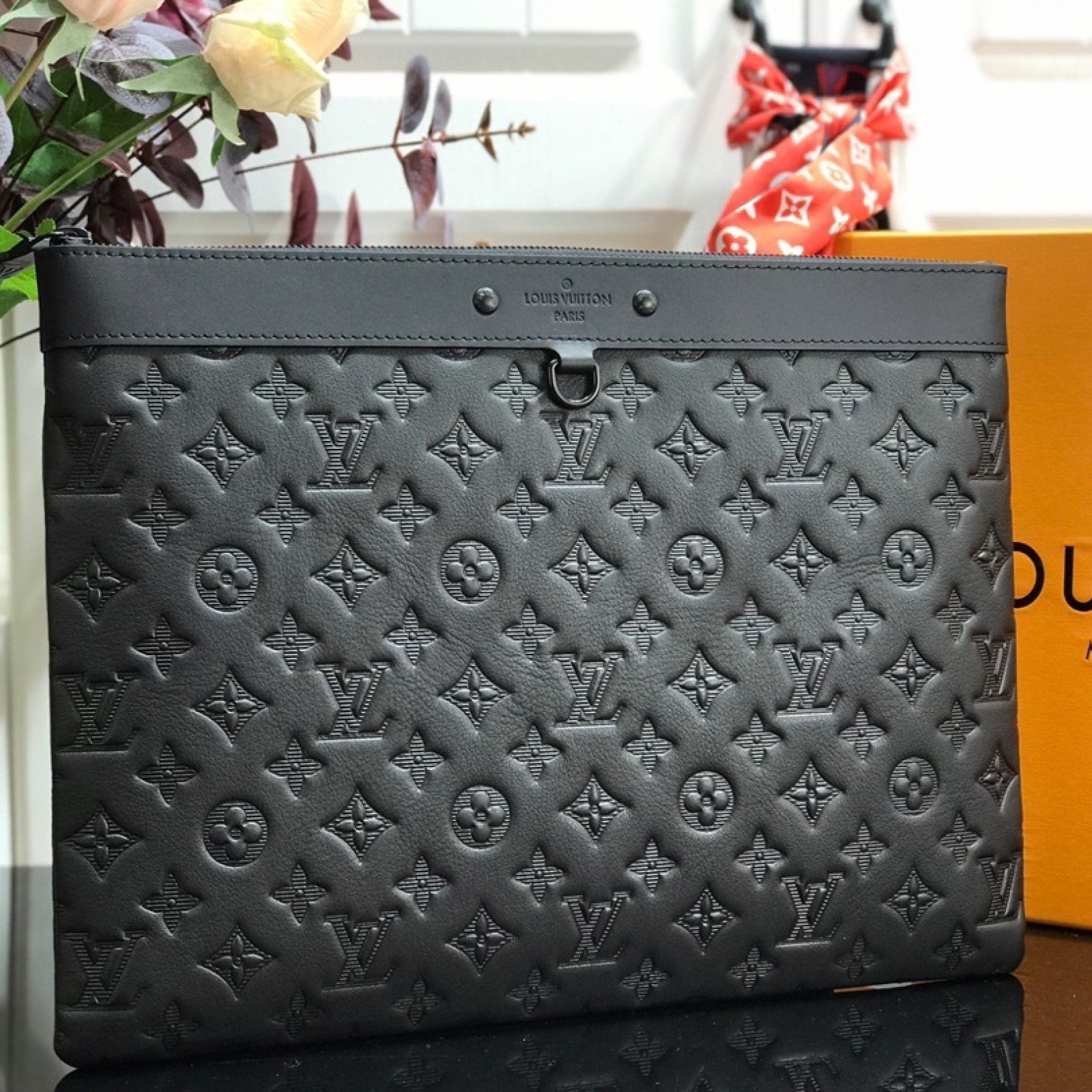 LV DISCOVERY POCHETTE M62903