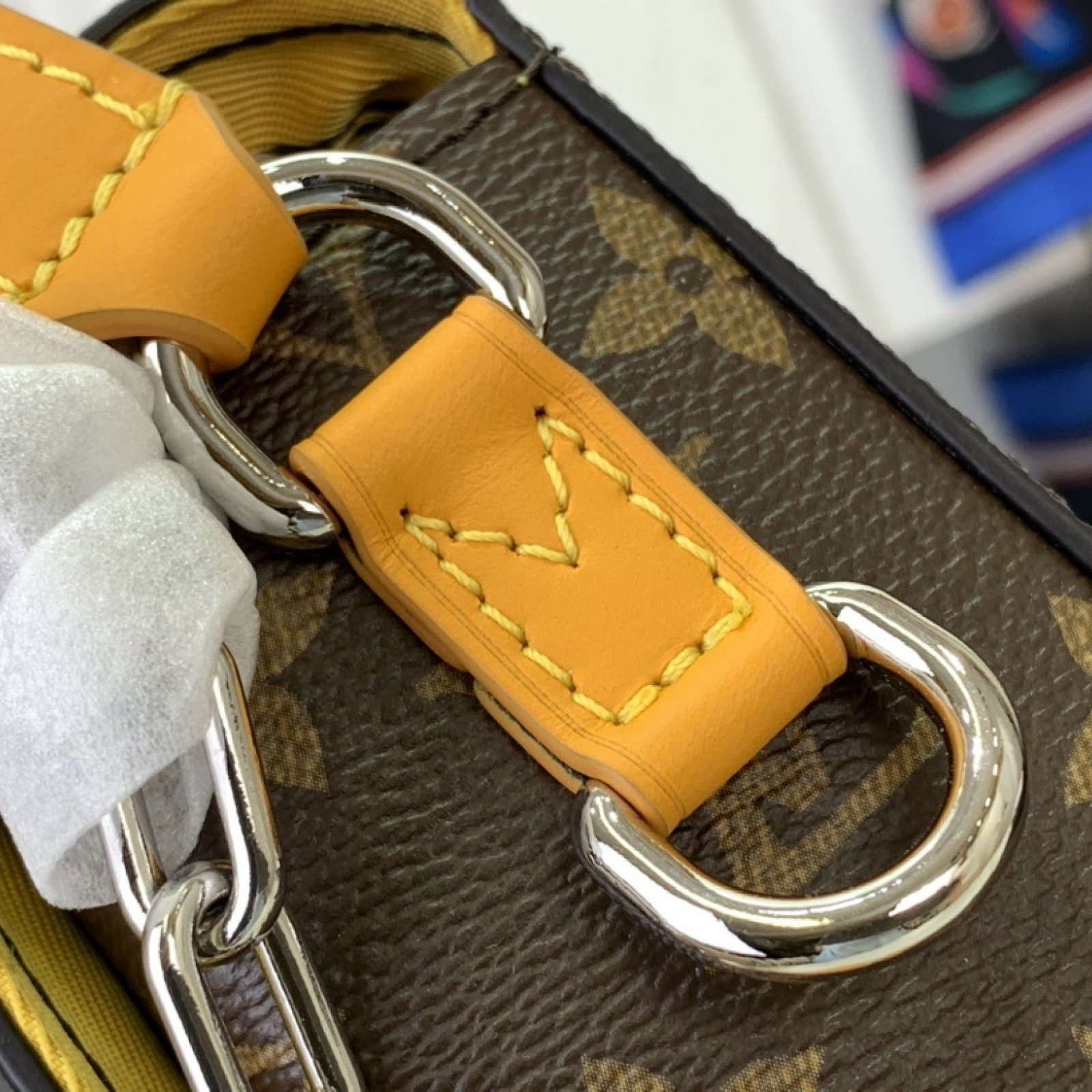 LV DOPP KIT   m12639