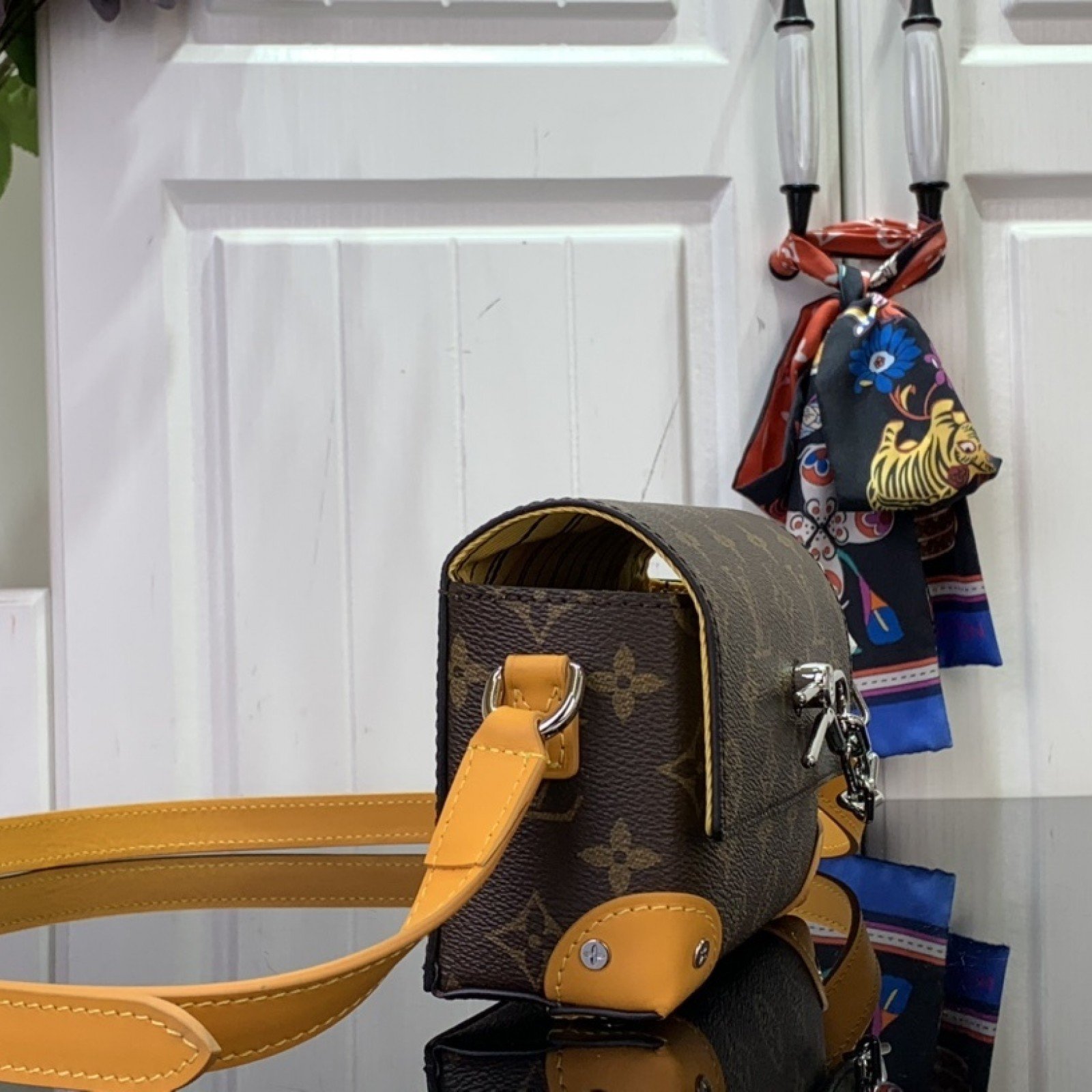 LV DOPP KIT   m12639