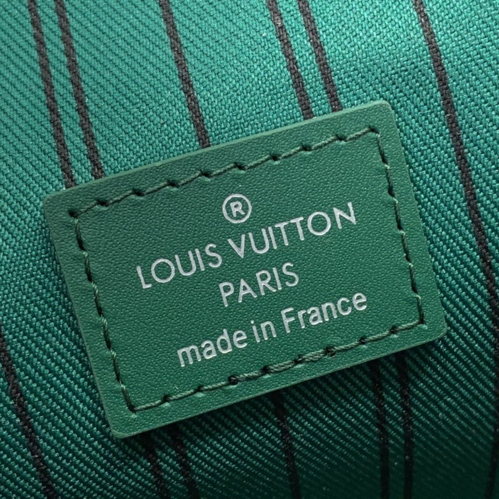 LV DOPP KIT   m12639