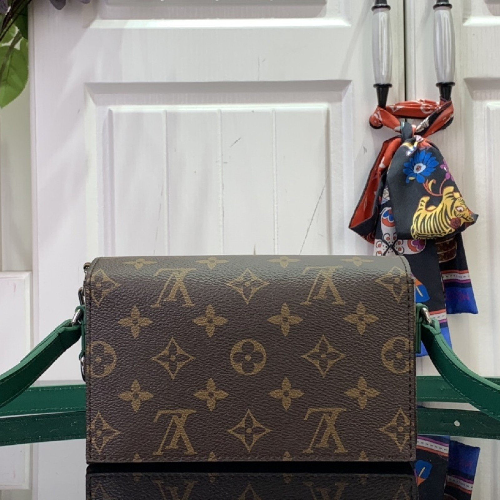 LV DOPP KIT   m12639
