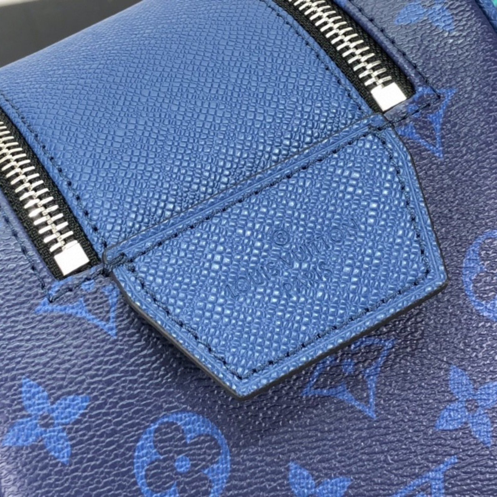 LV DOPP KIT TOILET POUCH M30849