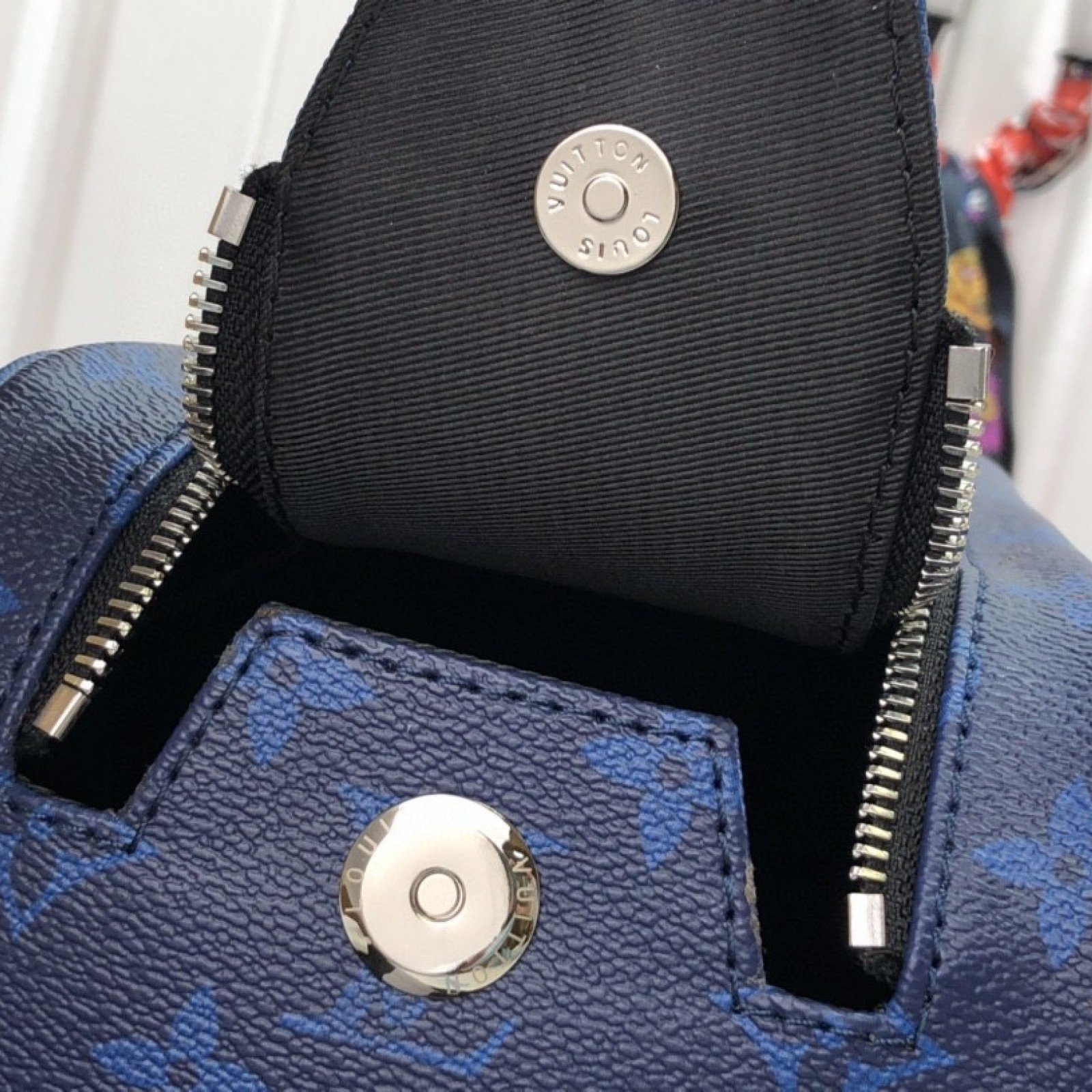 LV DOPP KIT TOILET POUCH M30849