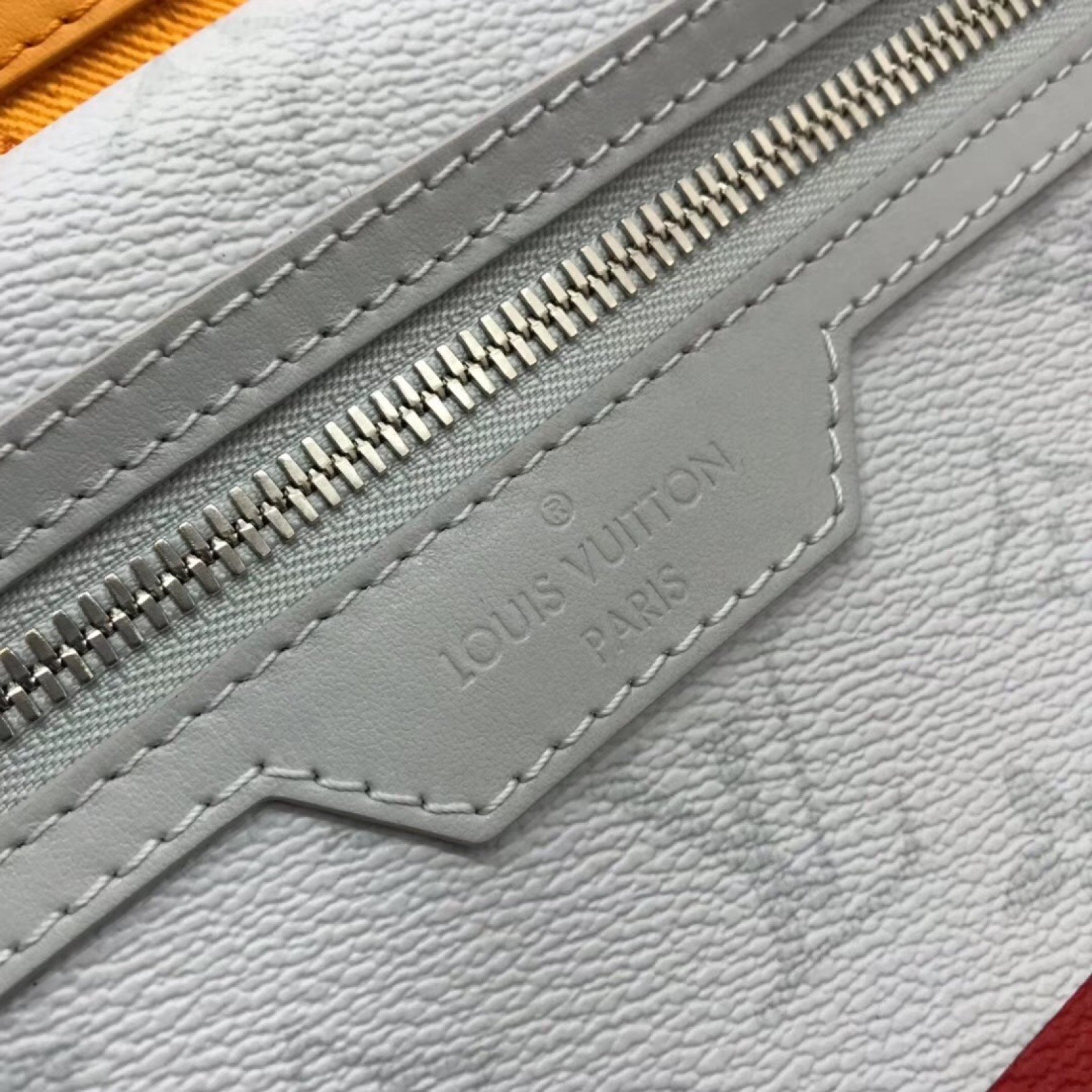 LV DOUBLE FLAT MESSENGER M44641