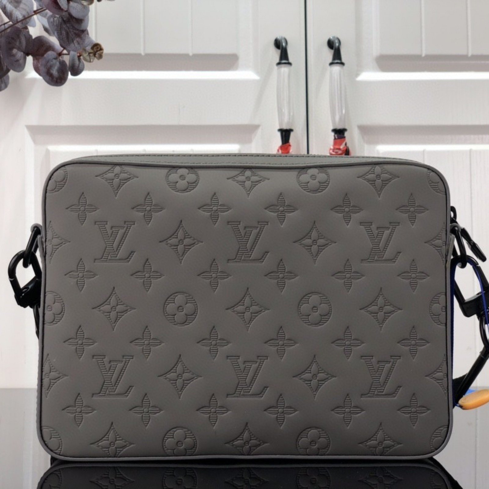 LV DUO MESSENGER M46104