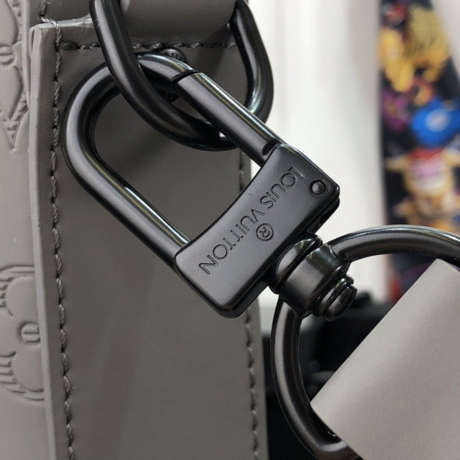 LV DUO MESSENGER M46104
