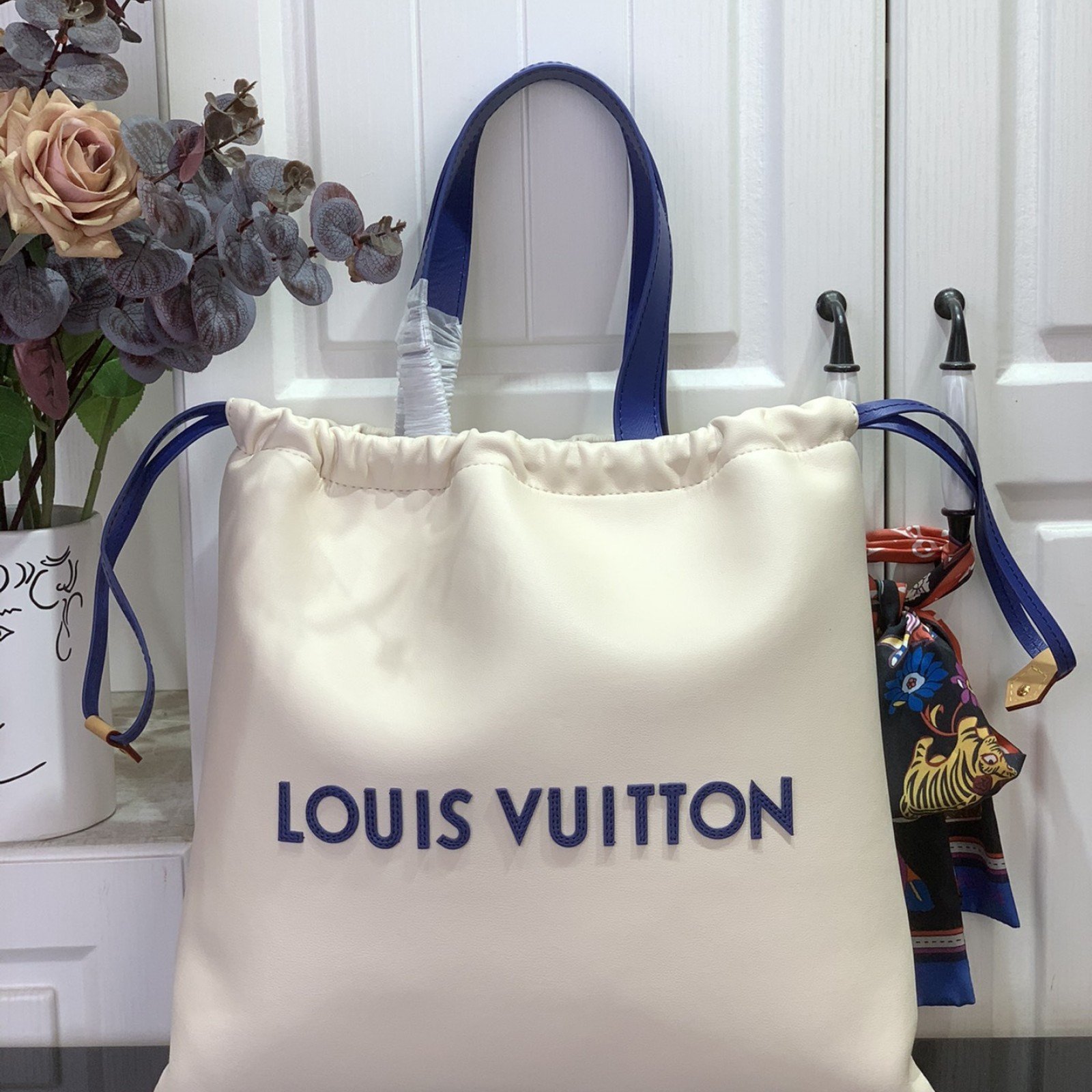 LV DUST BAG TOTE m15235