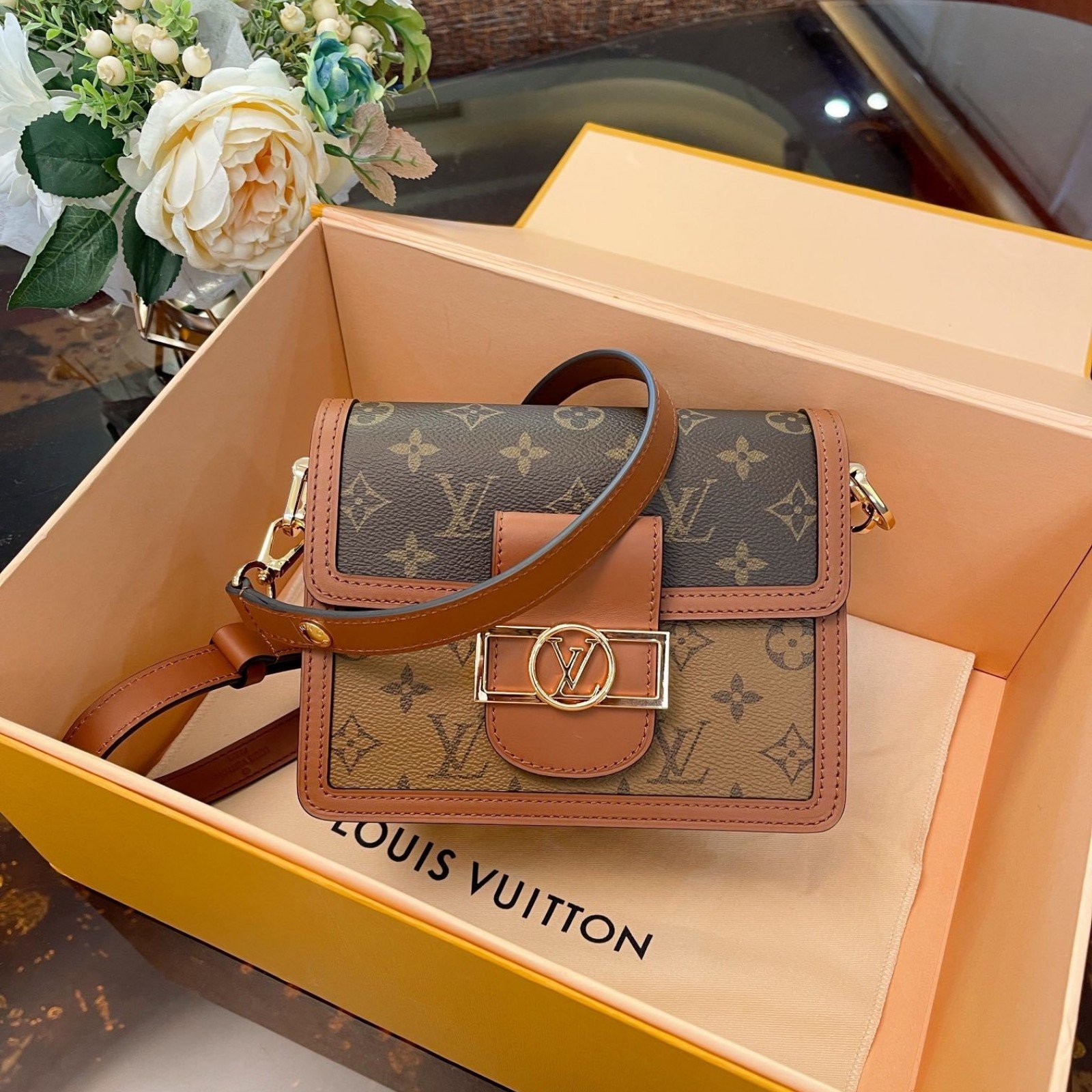 LV Dauphine 4106B1