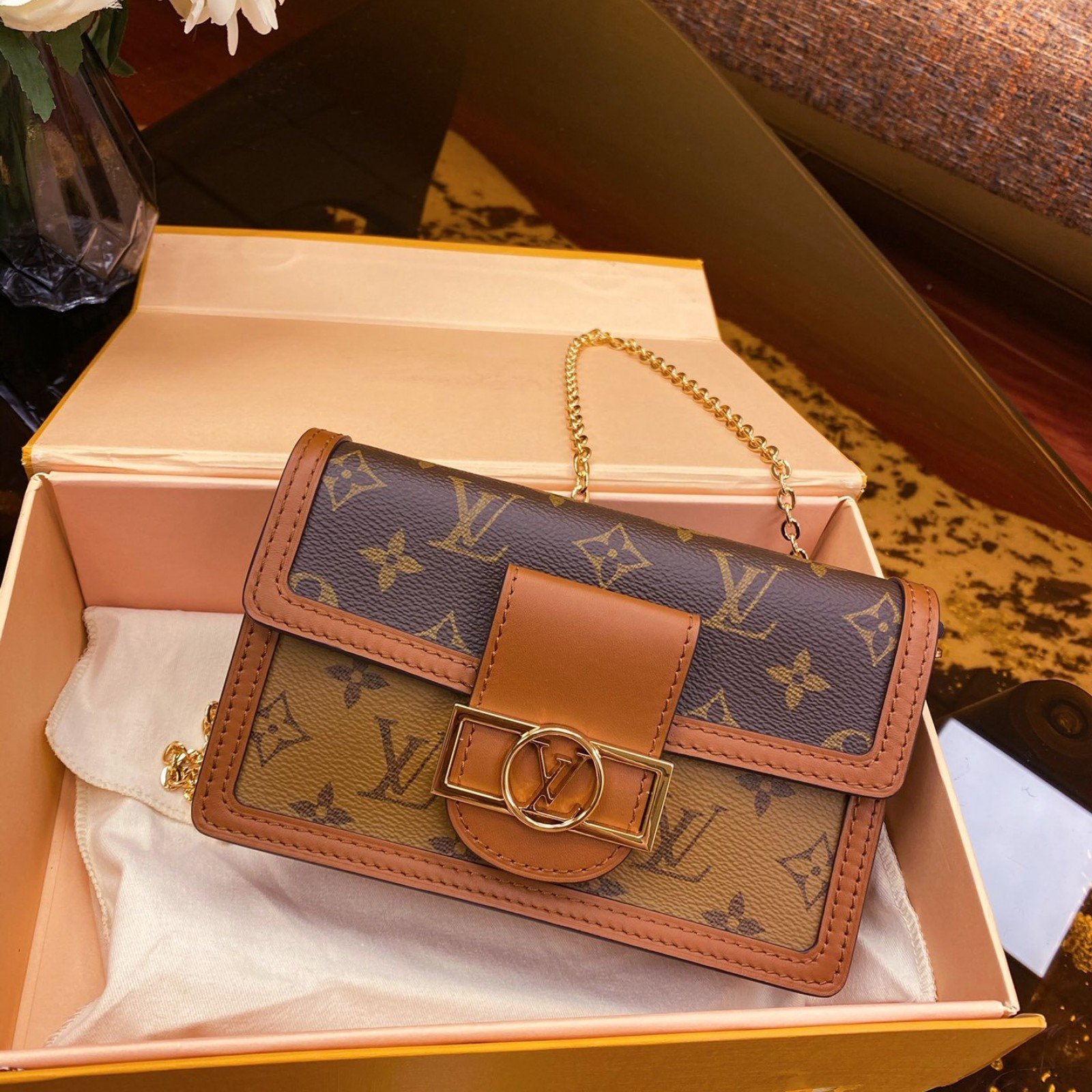 LV Dauphine 4106B1