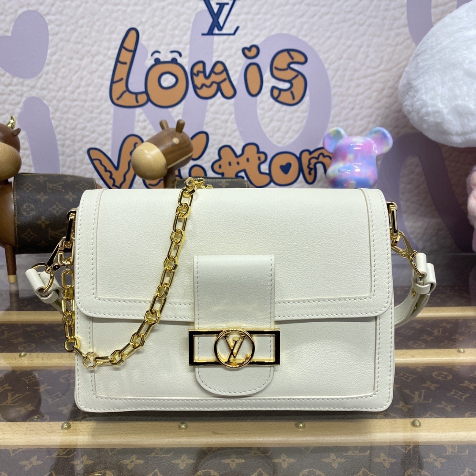 LV Dauphine 4106B1