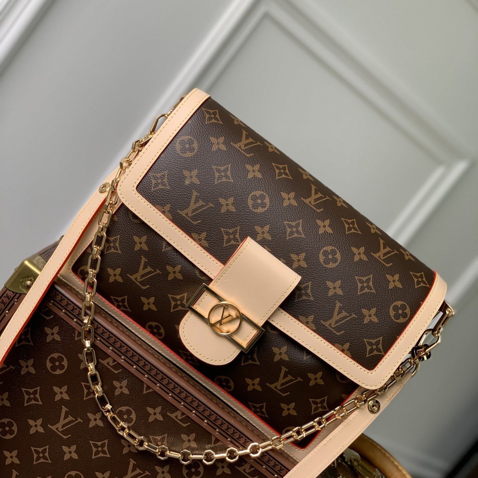 LV Dauphine 4106B1