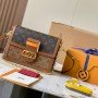 LV Dauphine 4106B1