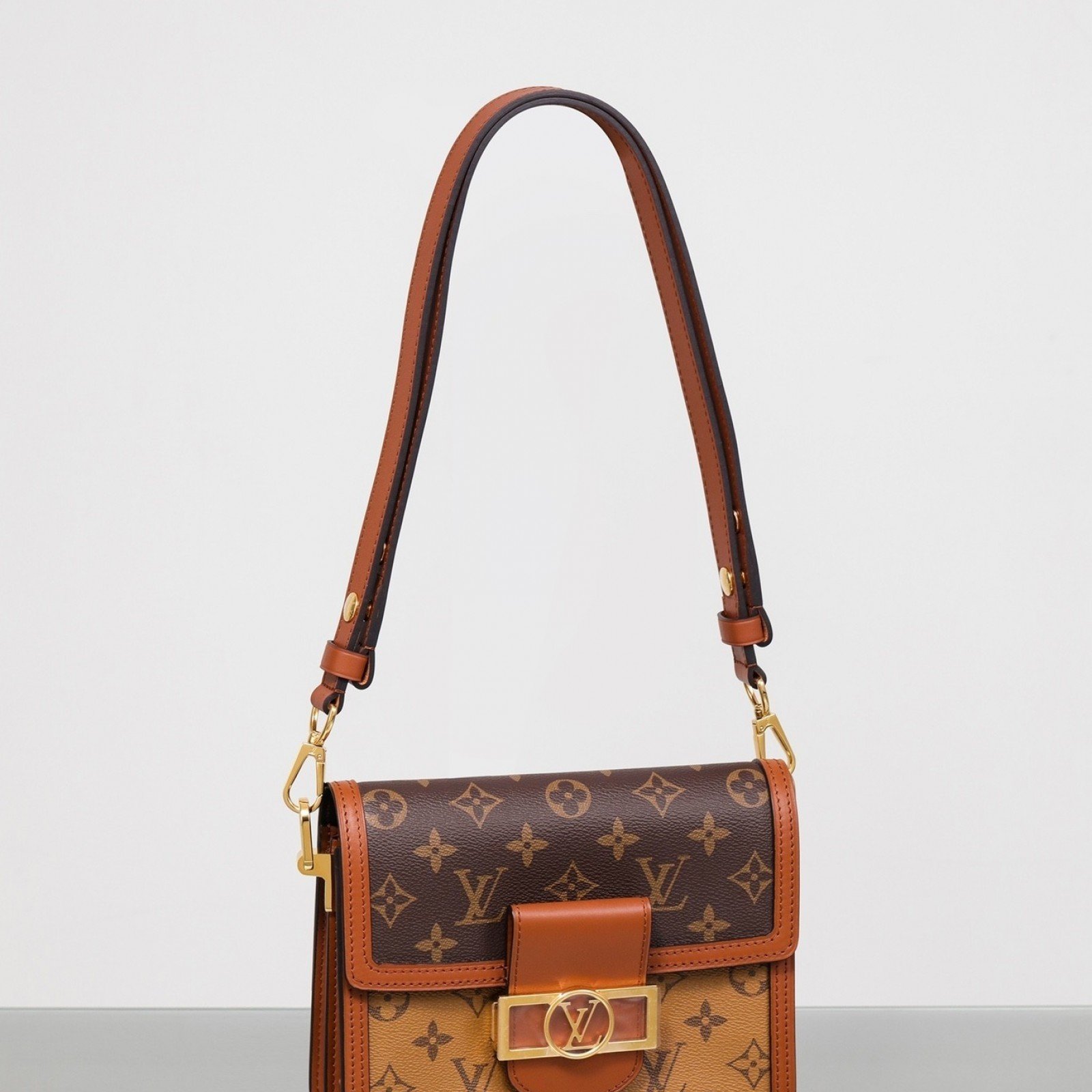 LV Dauphine 4106B1
