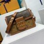 LV Dauphine 4106B1