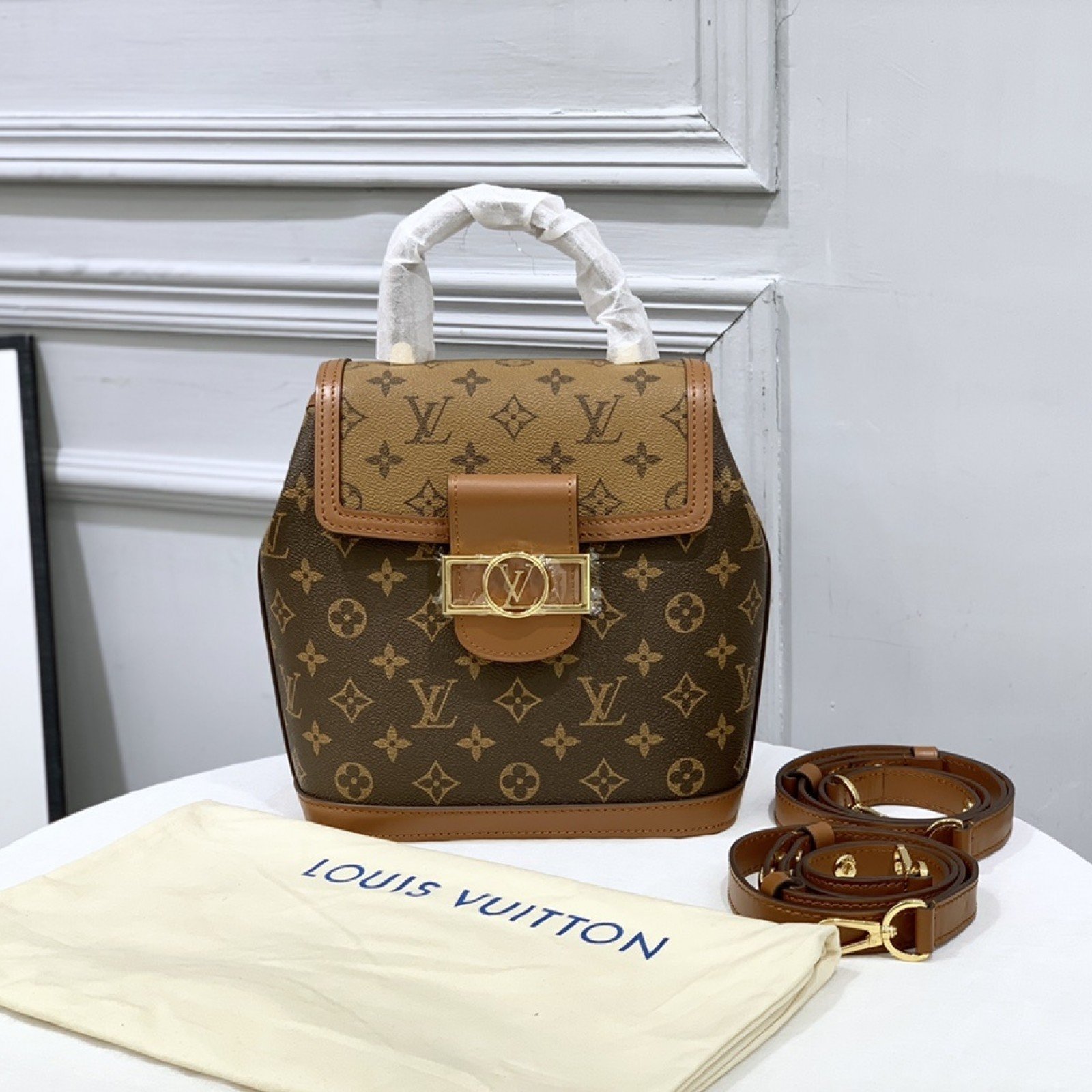 LV Dauphine 4106B1