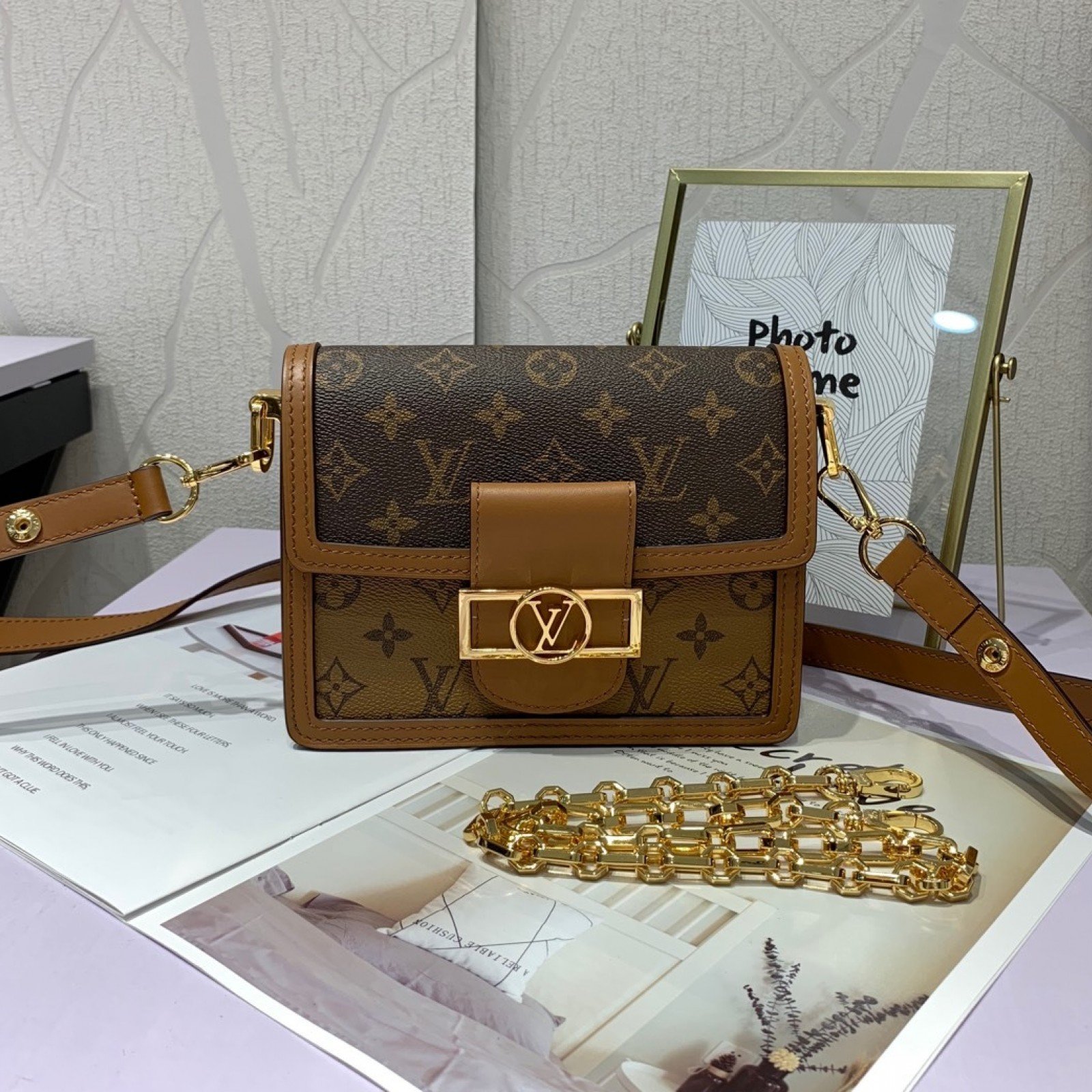 LV Dauphine 4106B1
