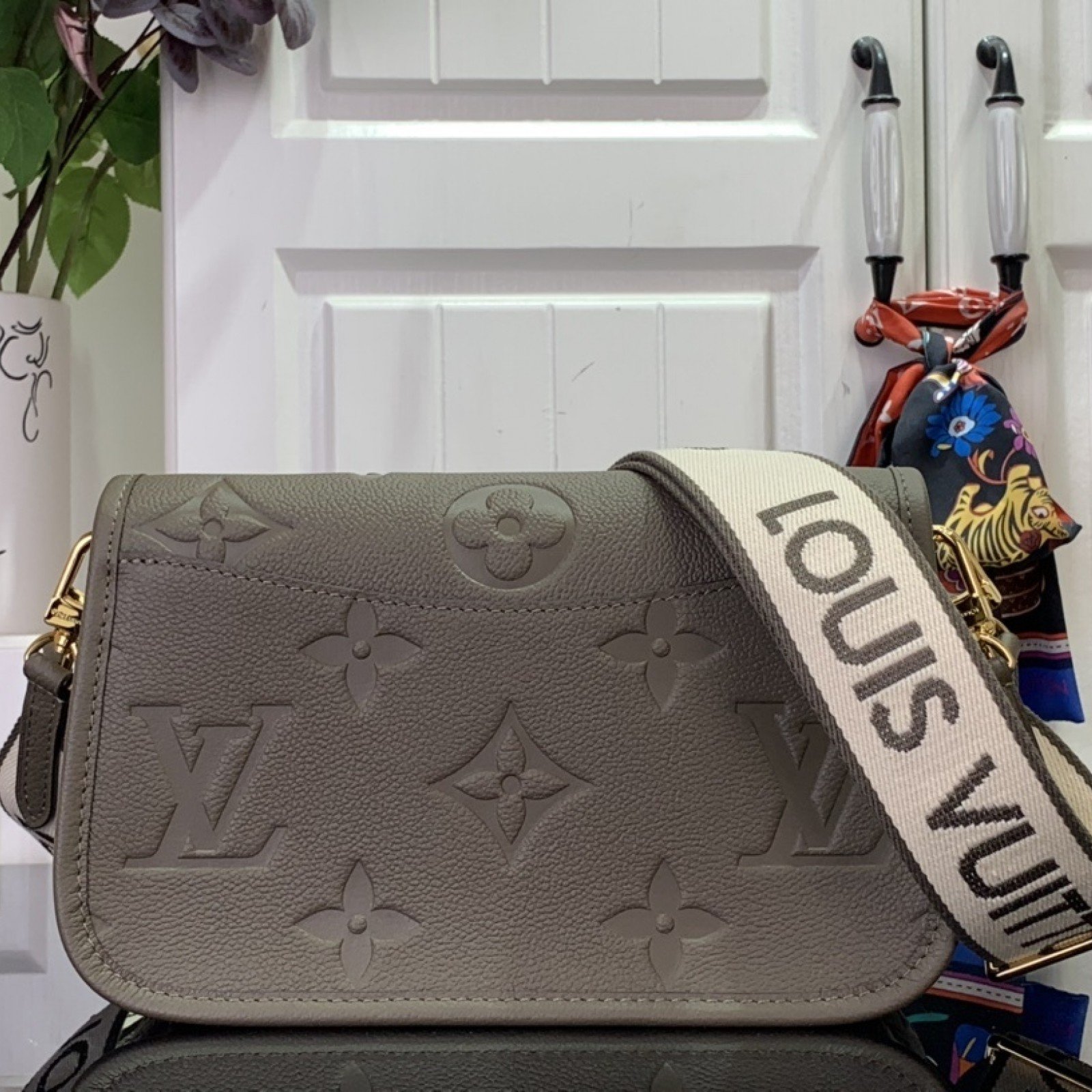 LV Diane m15049