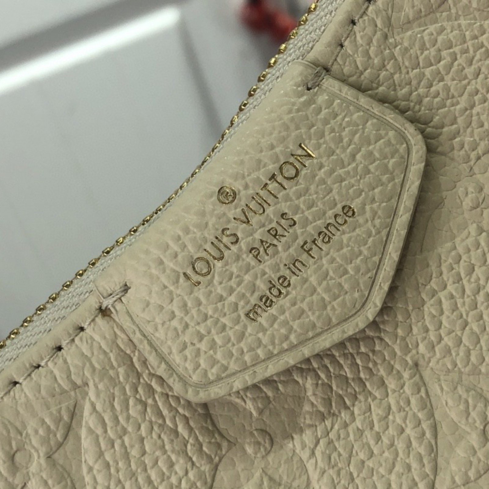 LV EASY POUCH ON STRAP M80349