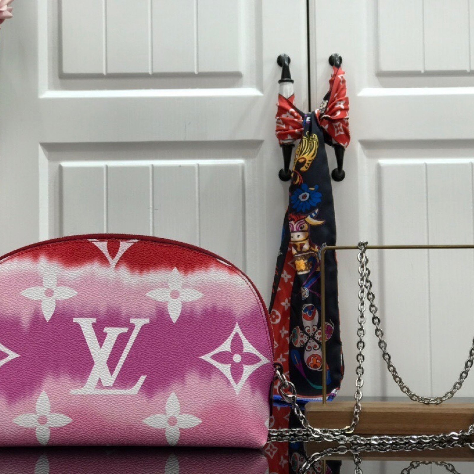 LV ESCALE COSMETIC POUCH GM M47353EC