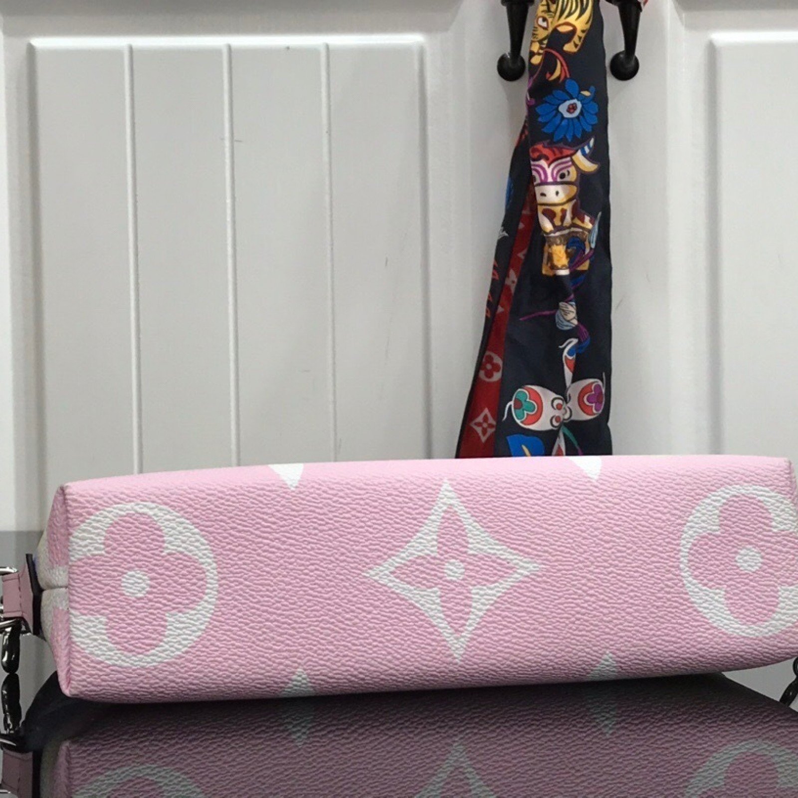 LV ESCALE COSMETIC POUCH GM M47353EC