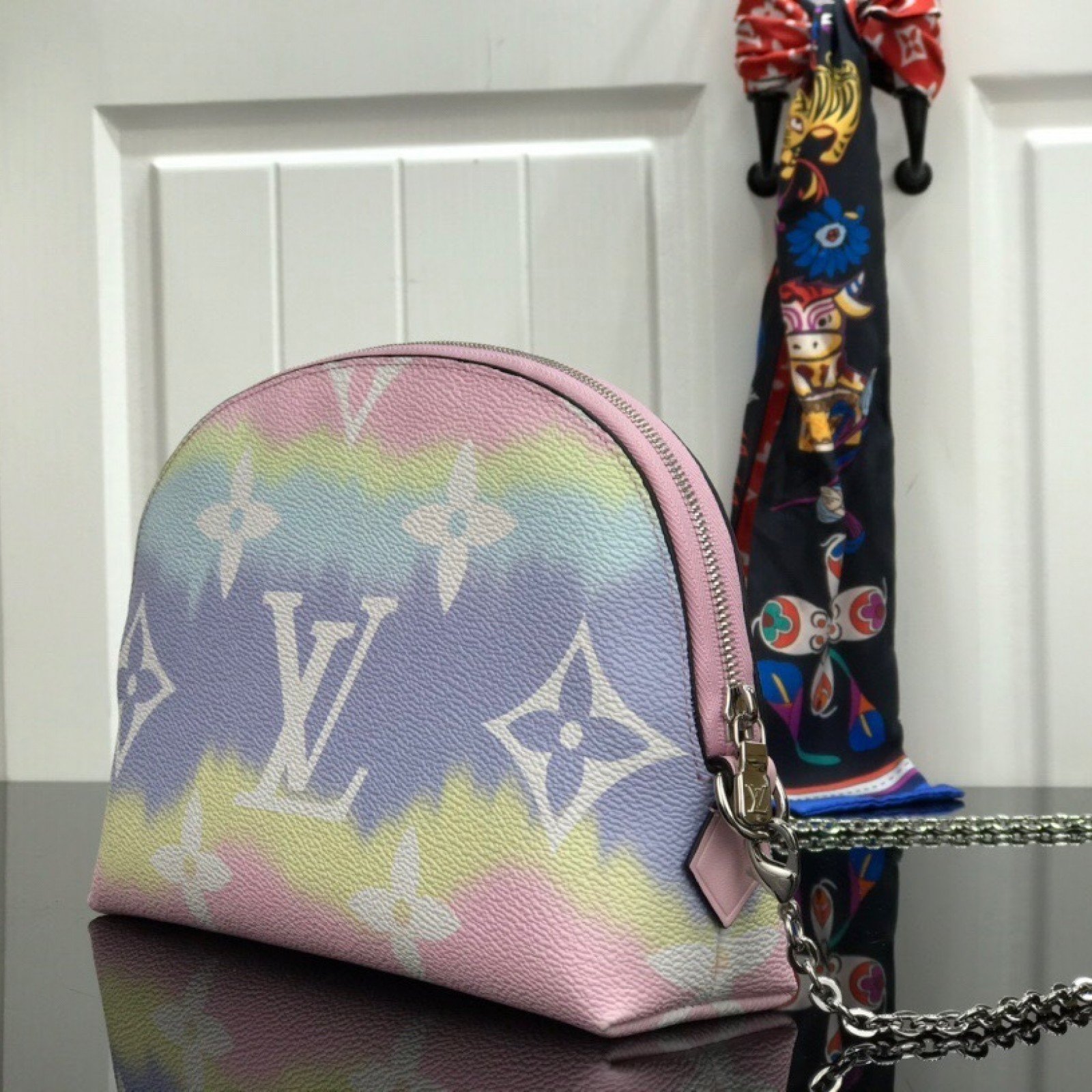 LV ESCALE COSMETIC POUCH GM M47353EC