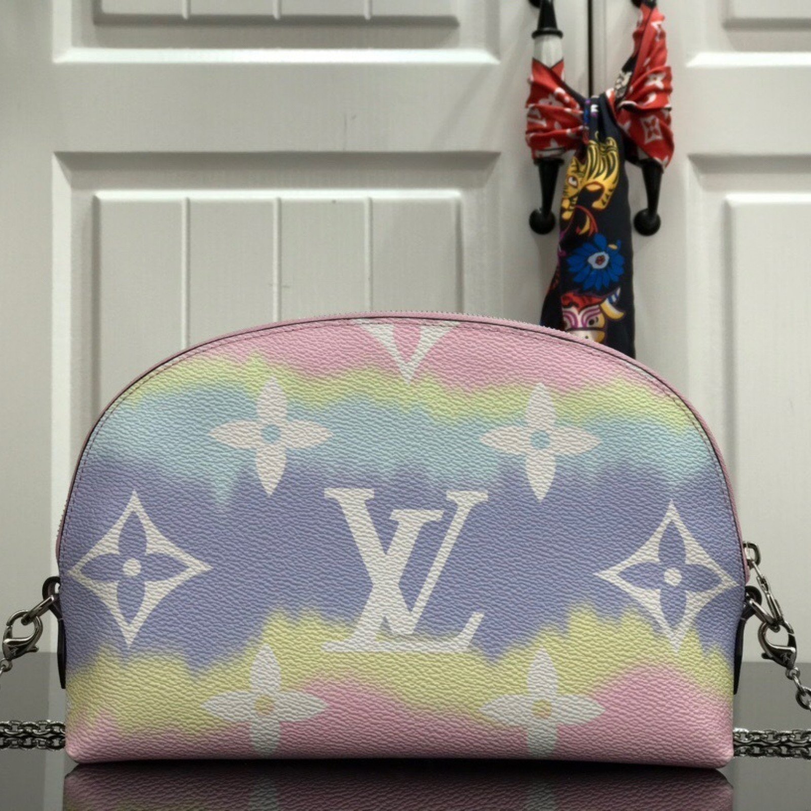 LV ESCALE COSMETIC POUCH GM M47353EC