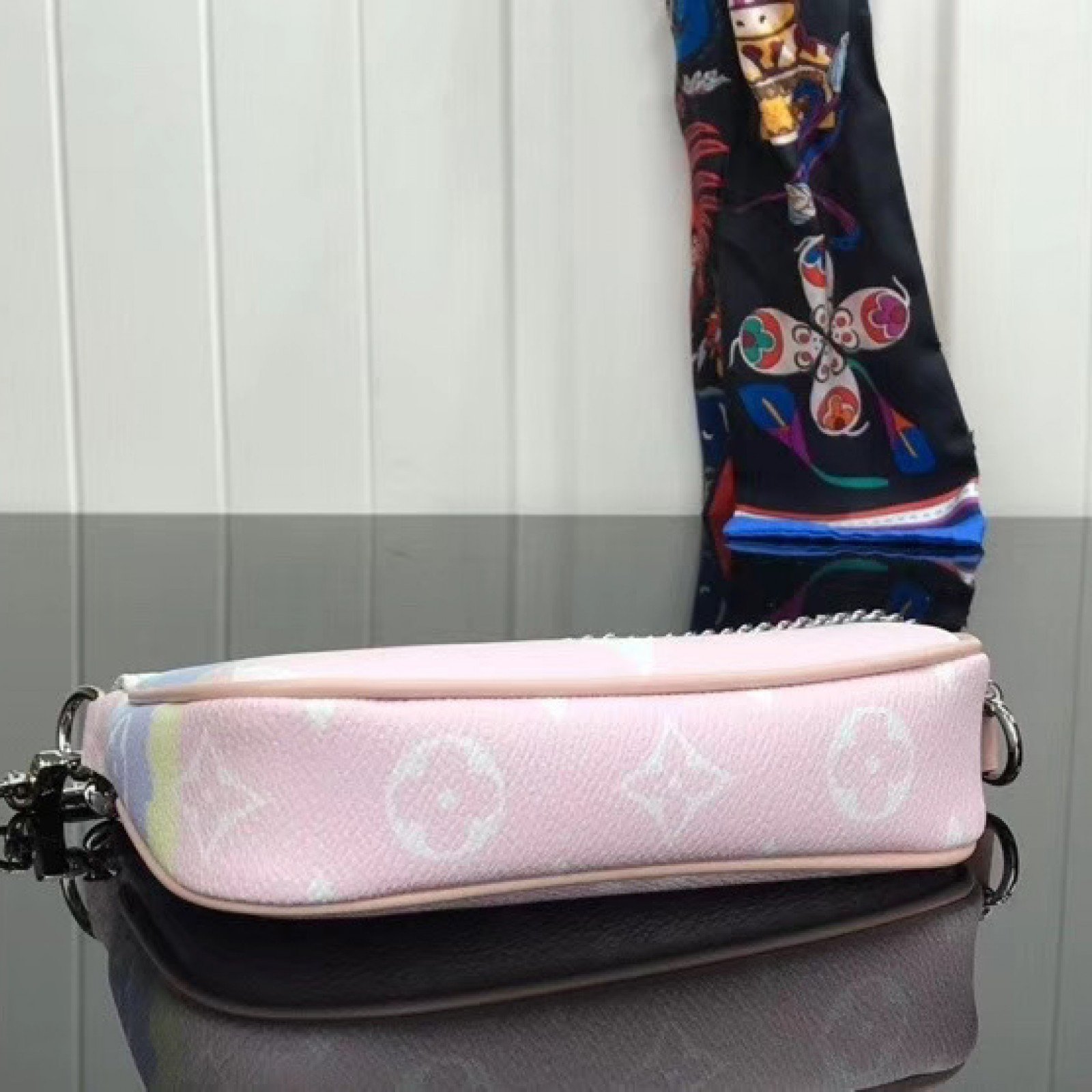 LV ESCALE MINI POCHETTE ACCESSOIRES M69269