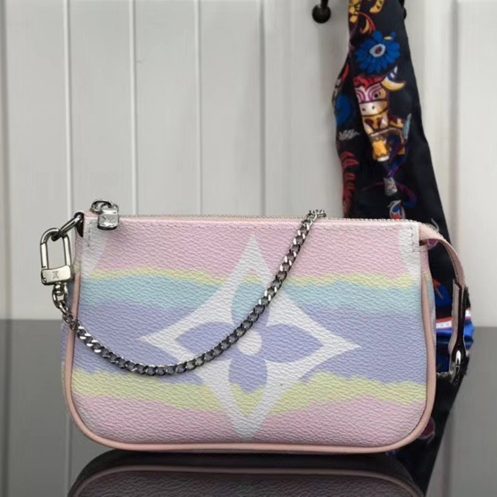 LV ESCALE MINI POCHETTE ACCESSOIRES M69269