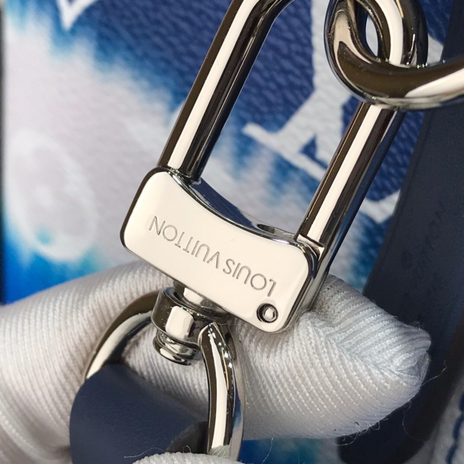LV ESCALE NEONOE MM M45126