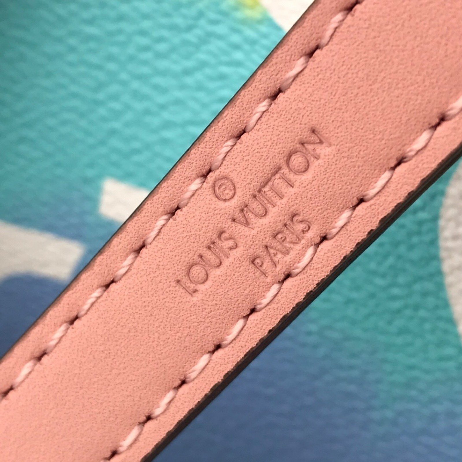 LV ESCALE NEONOE MM M45126