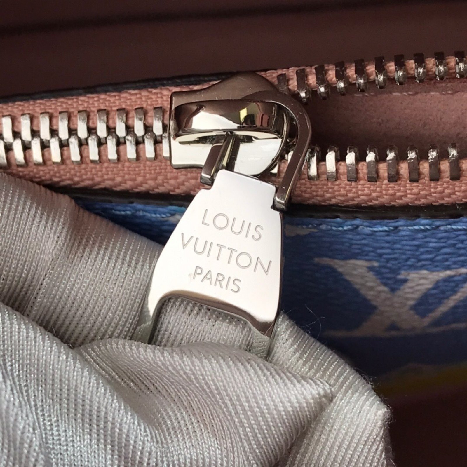 LV ESCALE NEONOE MM M45126