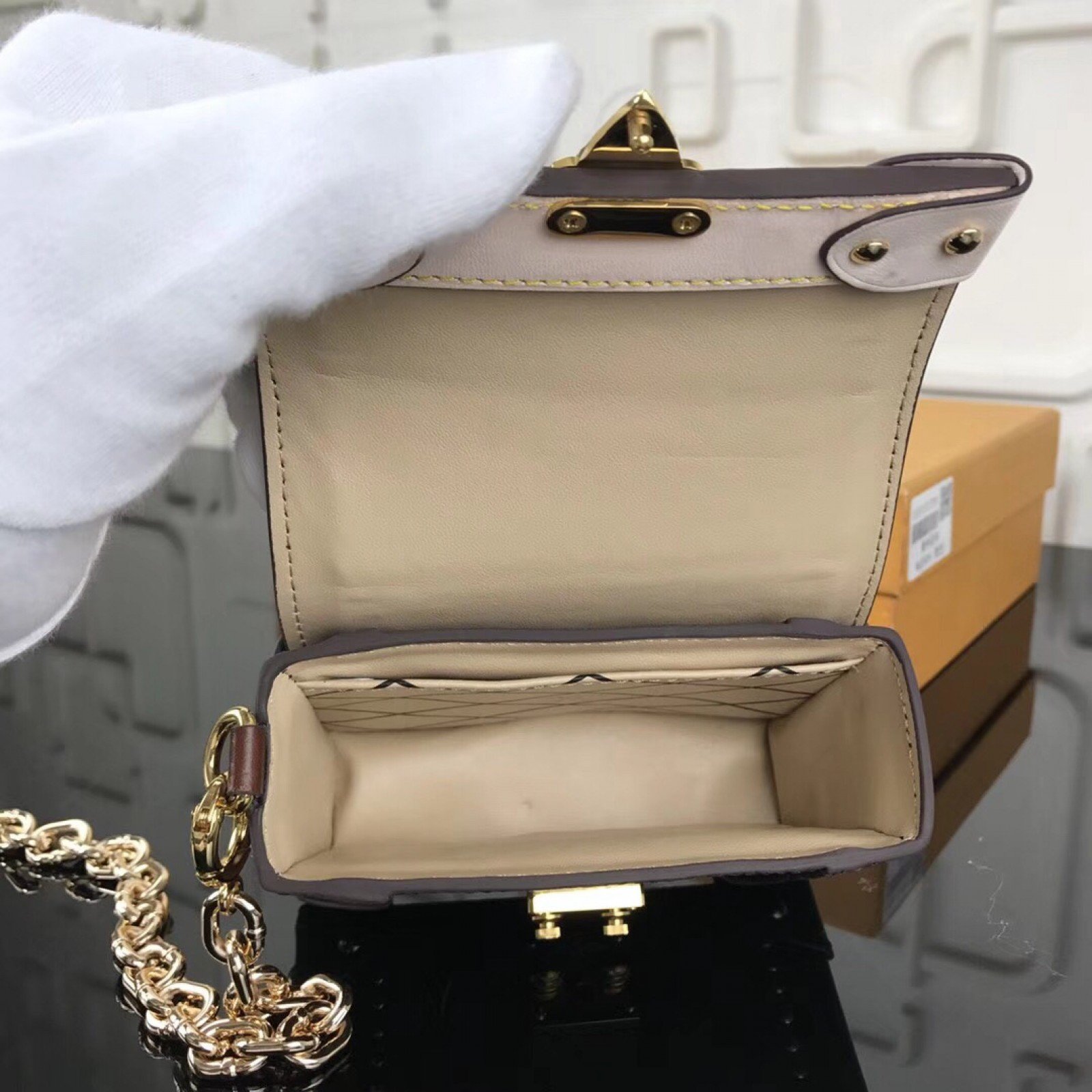 LV ESSENTIAL TRUNK Bag M62553HX