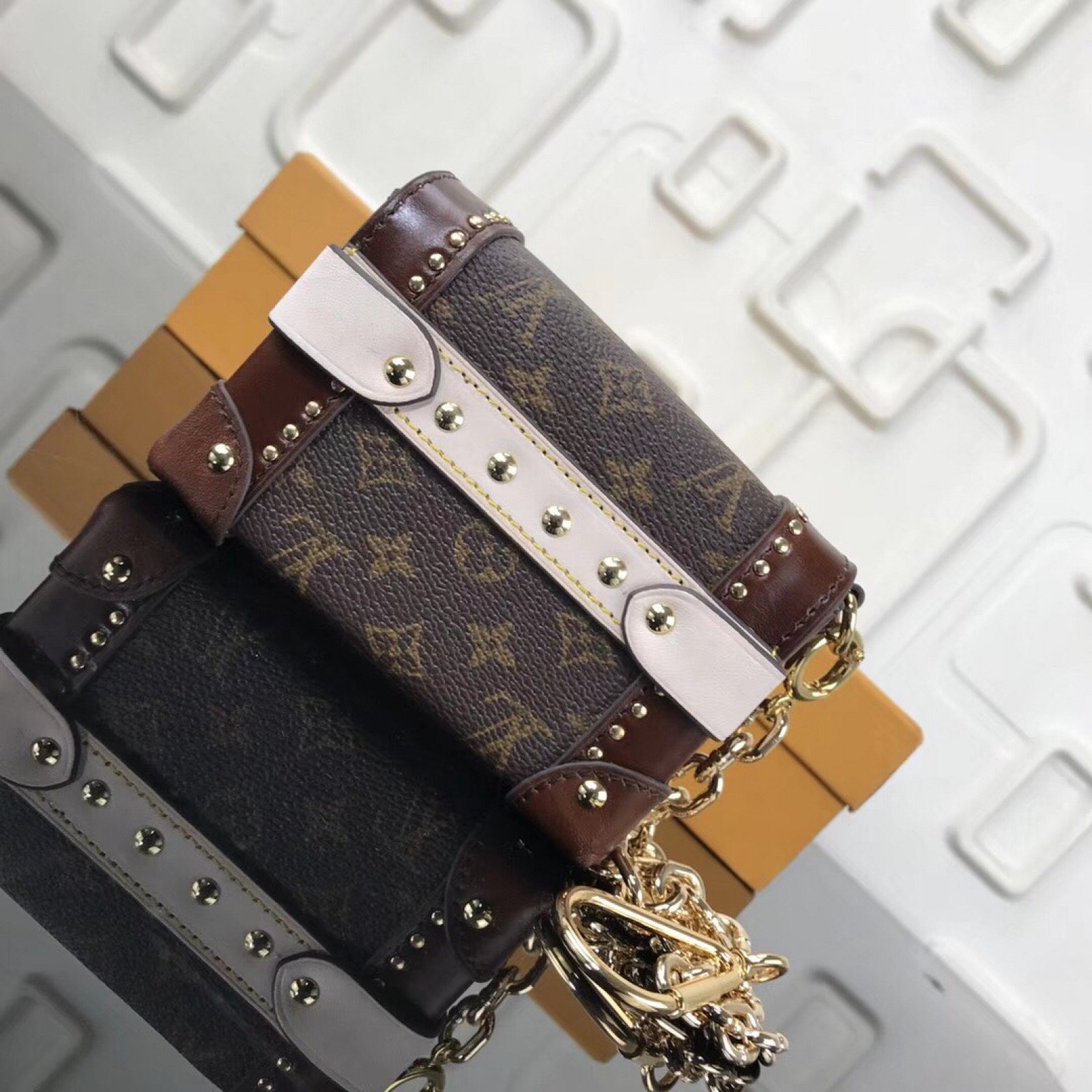 LV ESSENTIAL TRUNK Bag M62553HX