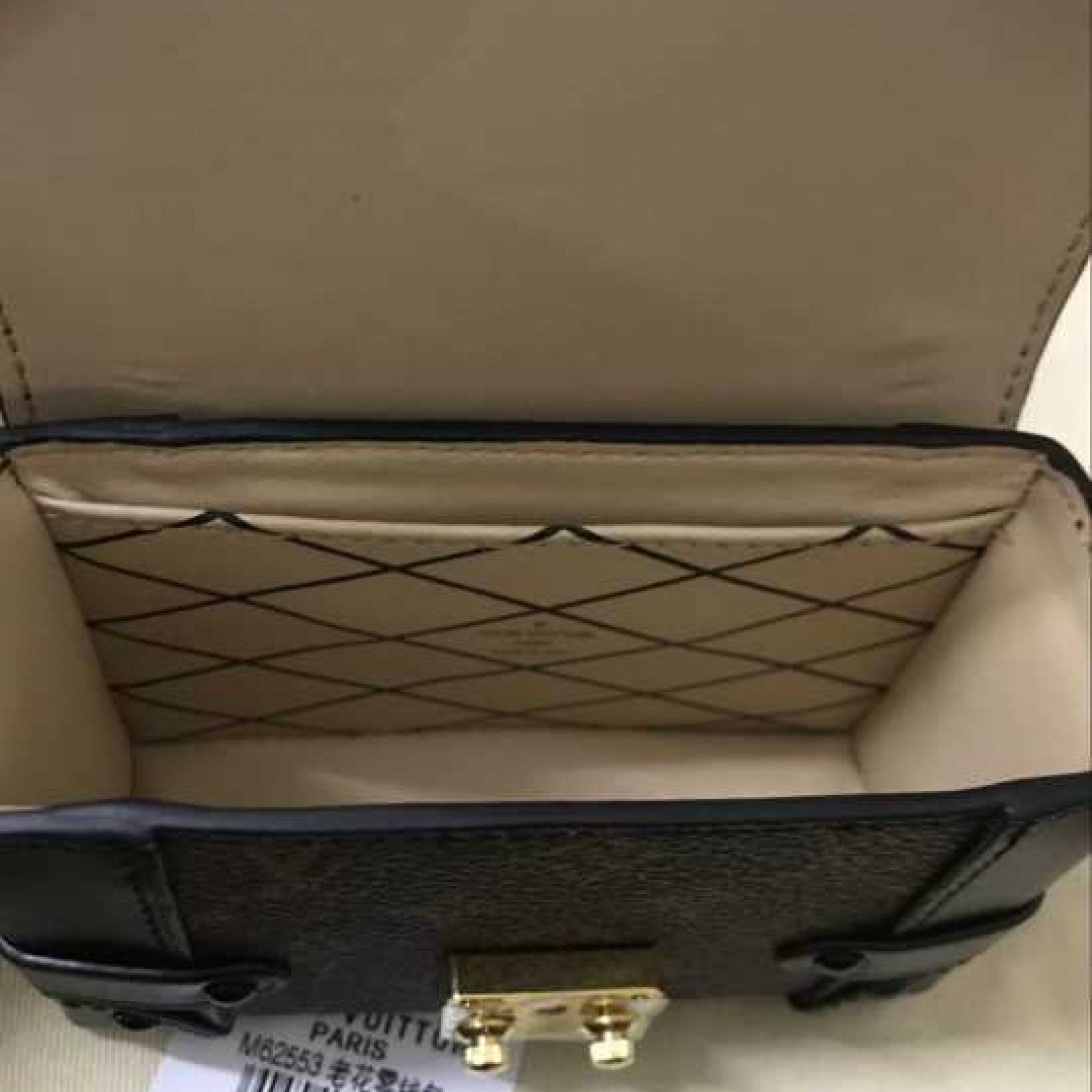 LV ESSENTIAL TRUNK M68566