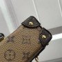 LV ESSENTIAL TRUNK M68566