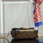LV ESSENTIAL TRUNK M68566