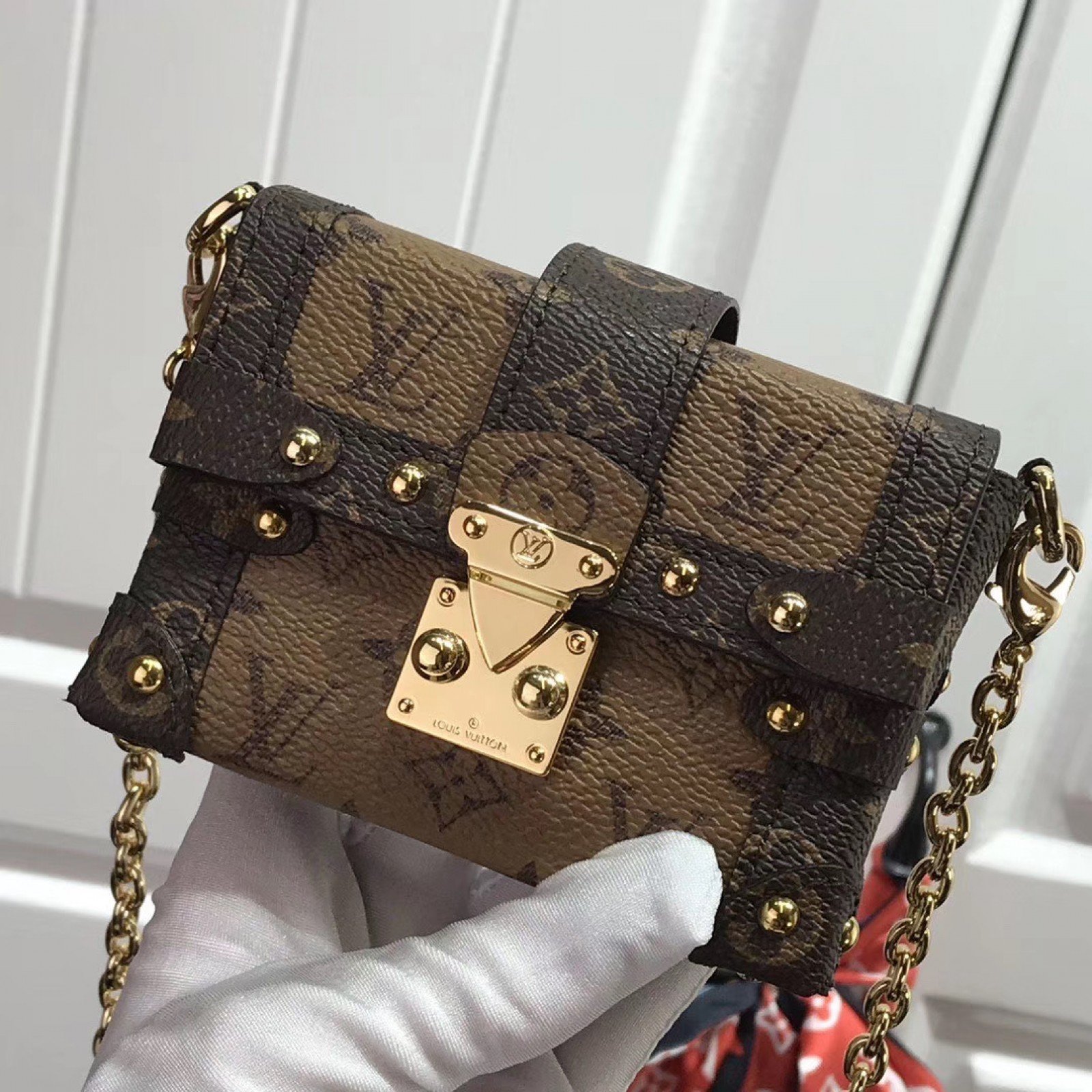 LV ESSENTIAL TRUNK M68566