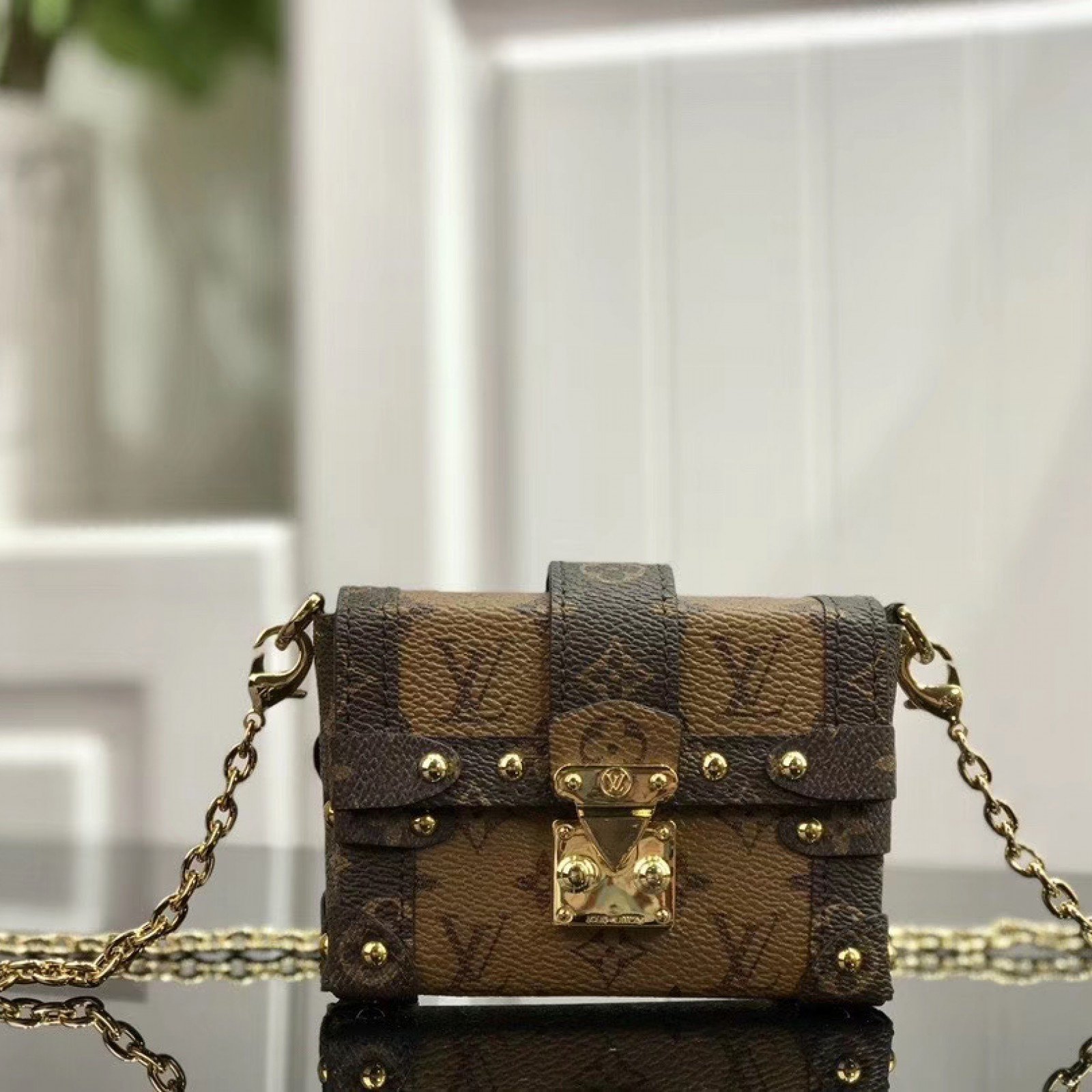 LV ESSENTIAL TRUNK M68566