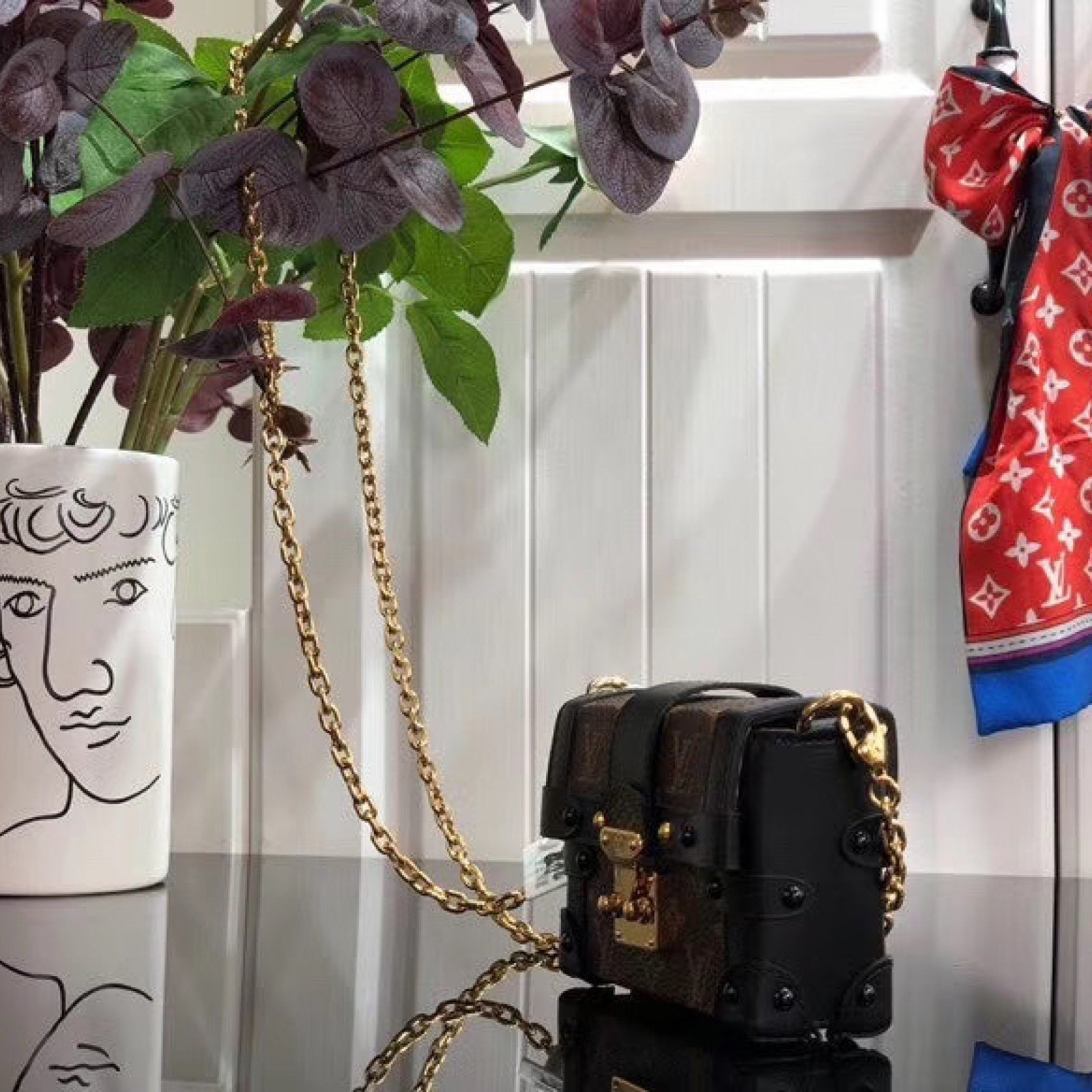 LV ESSENTIAL TRUNK M68566