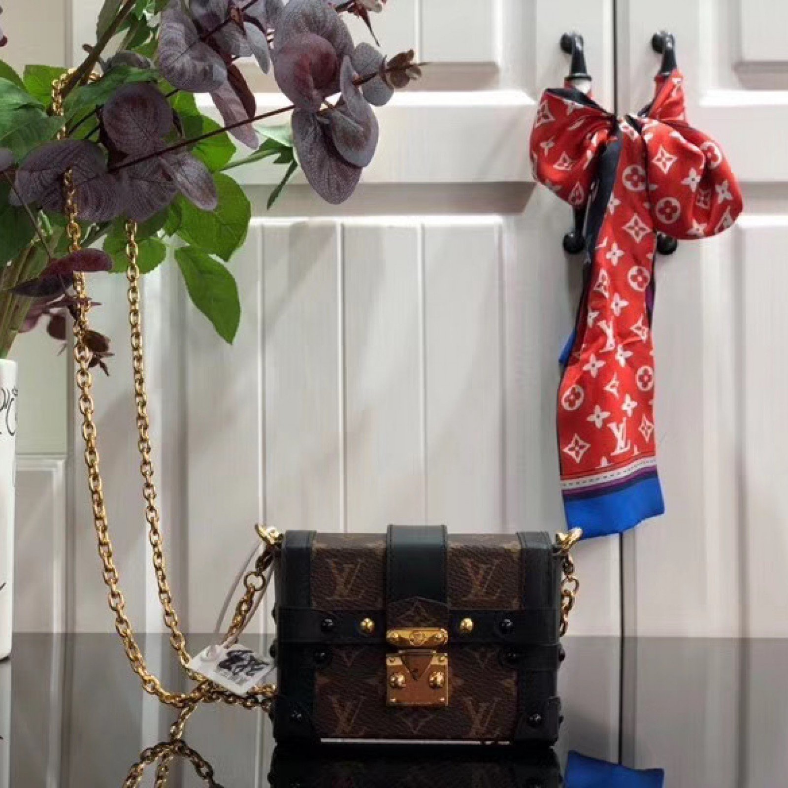 LV ESSENTIAL TRUNK M68566