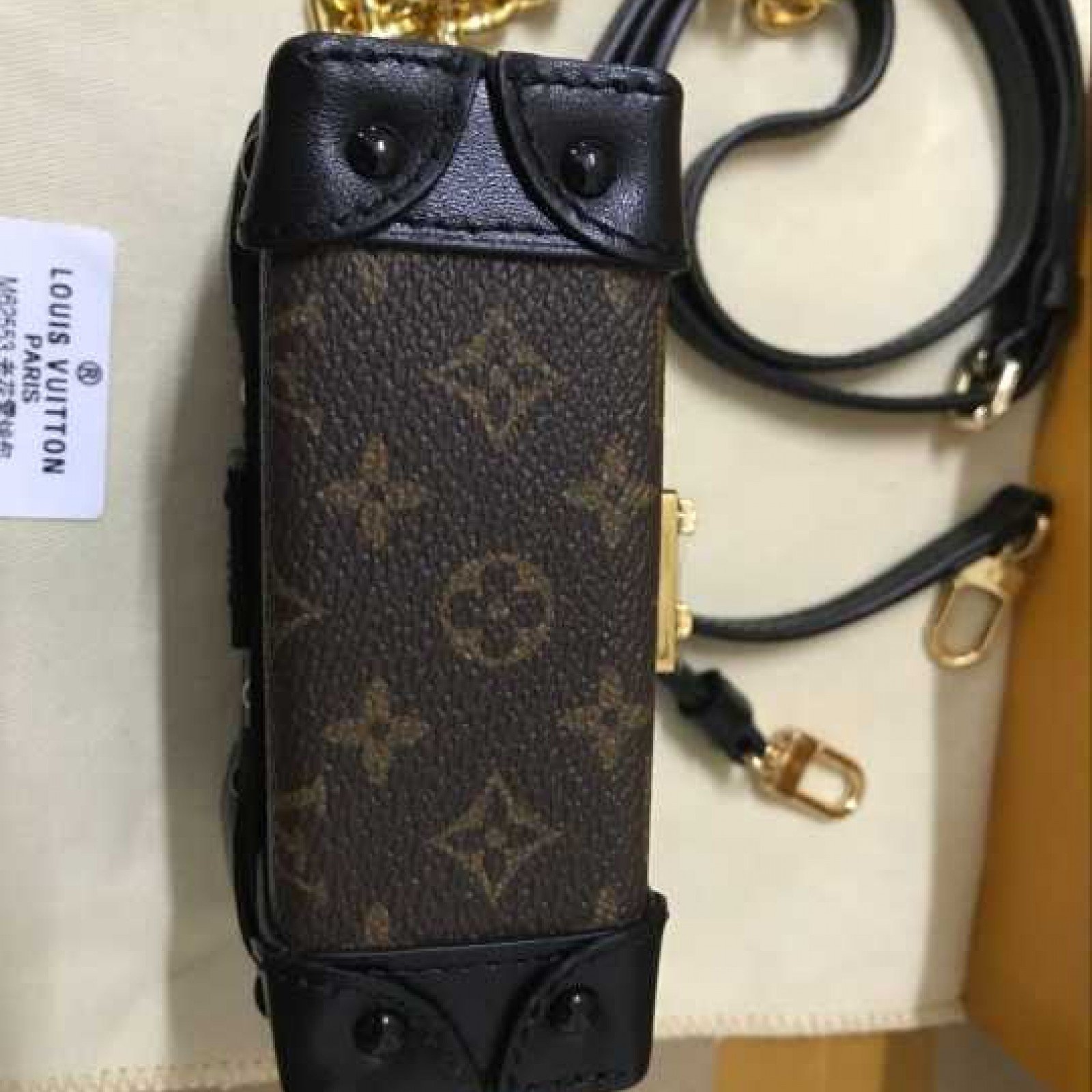 LV ESSENTIAL TRUNK M68566