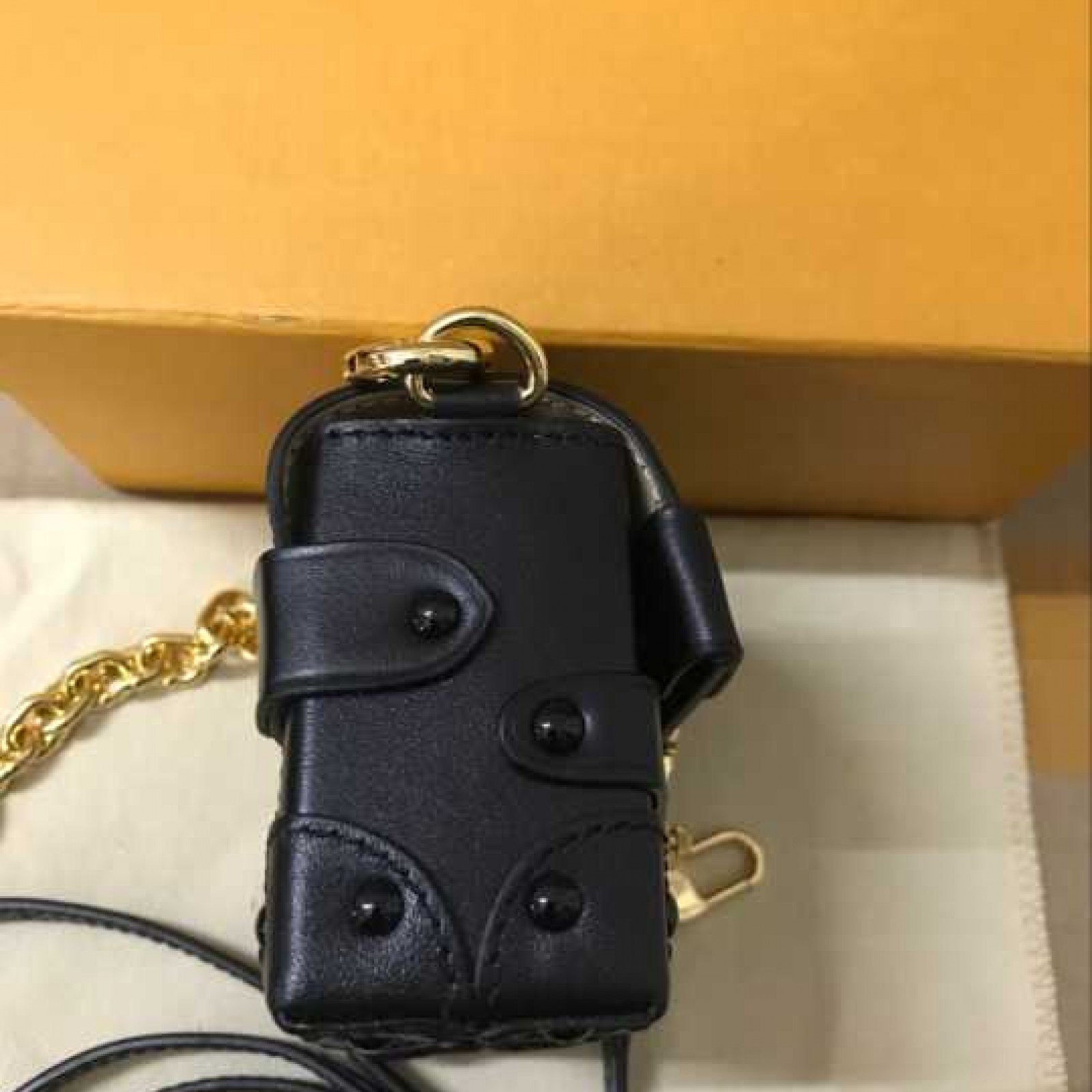 LV ESSENTIAL TRUNK M68566
