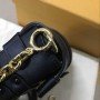 LV ESSENTIAL TRUNK M68566